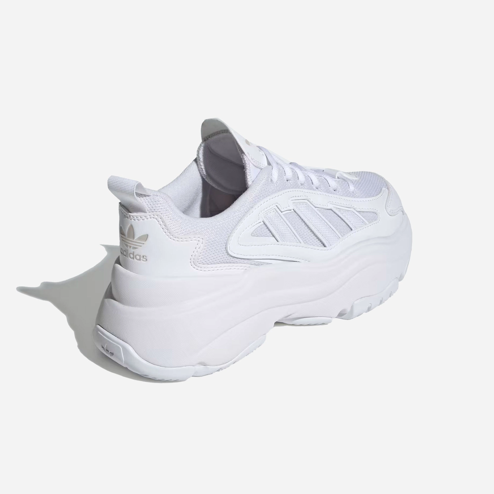 ADIDAS ORIGINALS | OZGAIA { CLOUD WHITE/GREY ONE