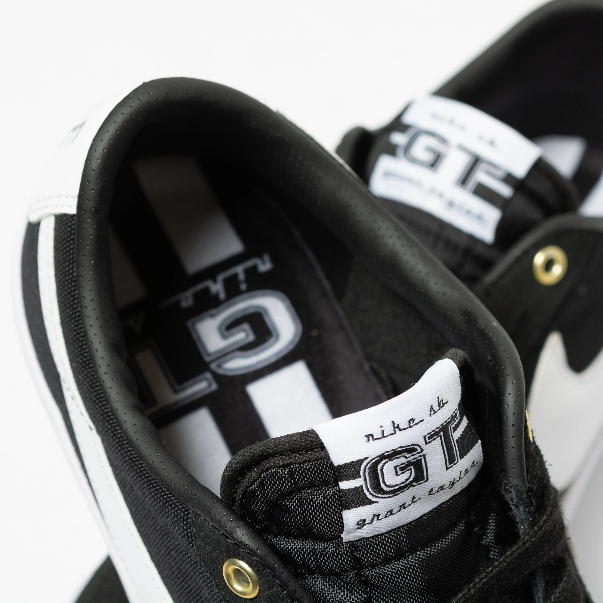 Blazer Low GT Pro (Black/White)