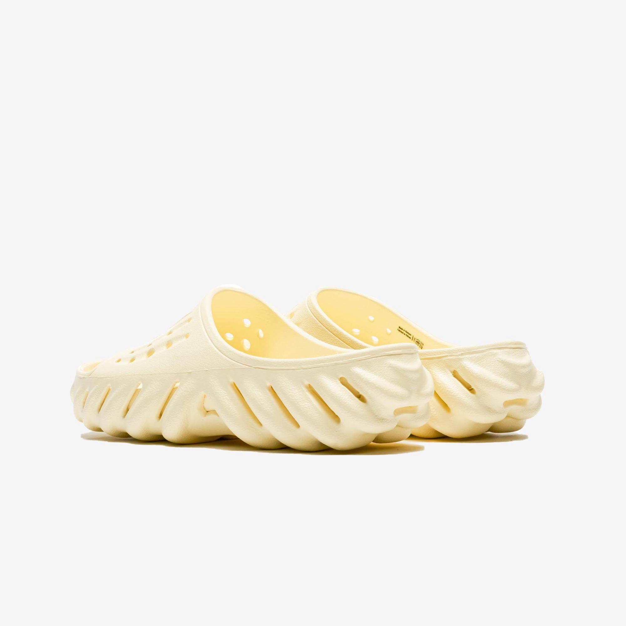 Crocs | ECHO SLIDE  { BUTTERCREAM