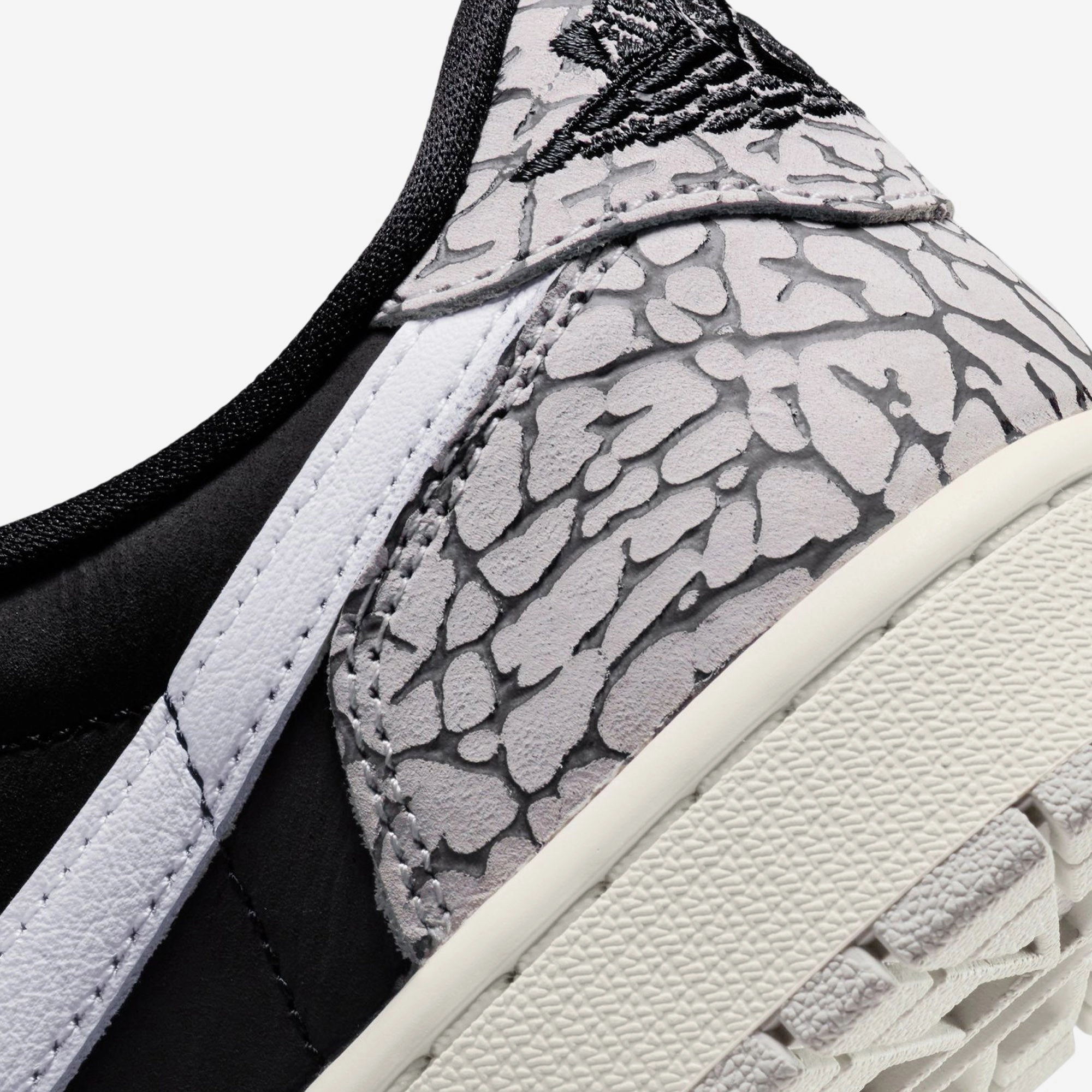 Jordan | AIR JORDAN 1 LOW OG  { BLACK/MUSLIN-TECH GREY-WHITE