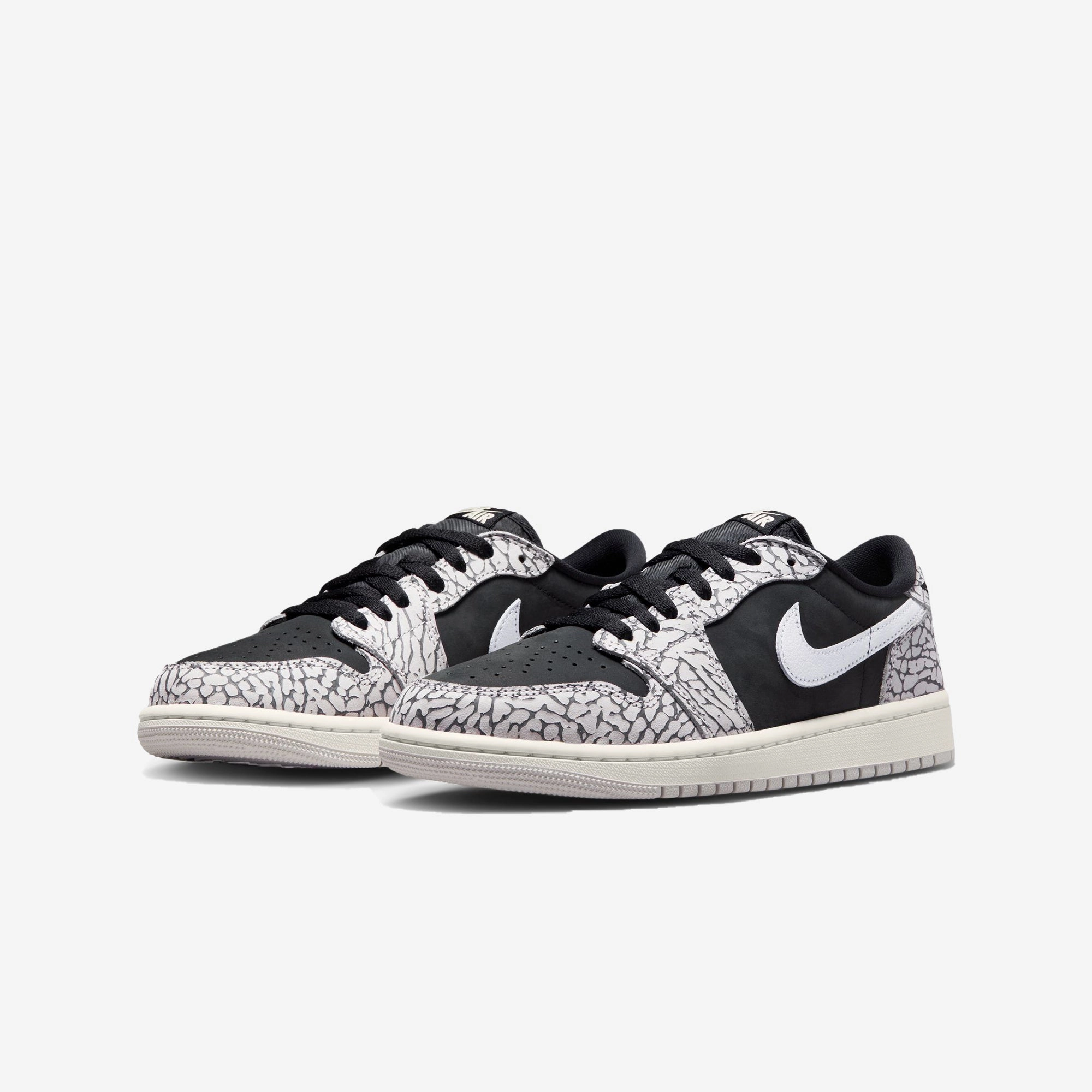 Jordan | AIR JORDAN 1 LOW OG  { BLACK/MUSLIN-TECH GREY-WHITE