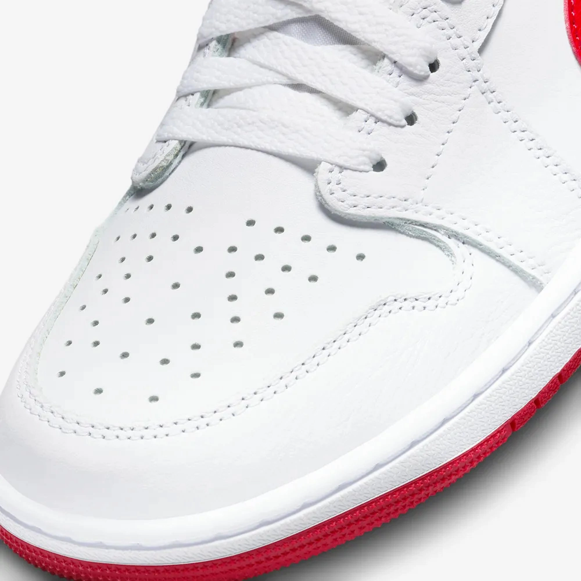 Jordan | AIR JORDAN 1 LOW OG  { WHITE/RED