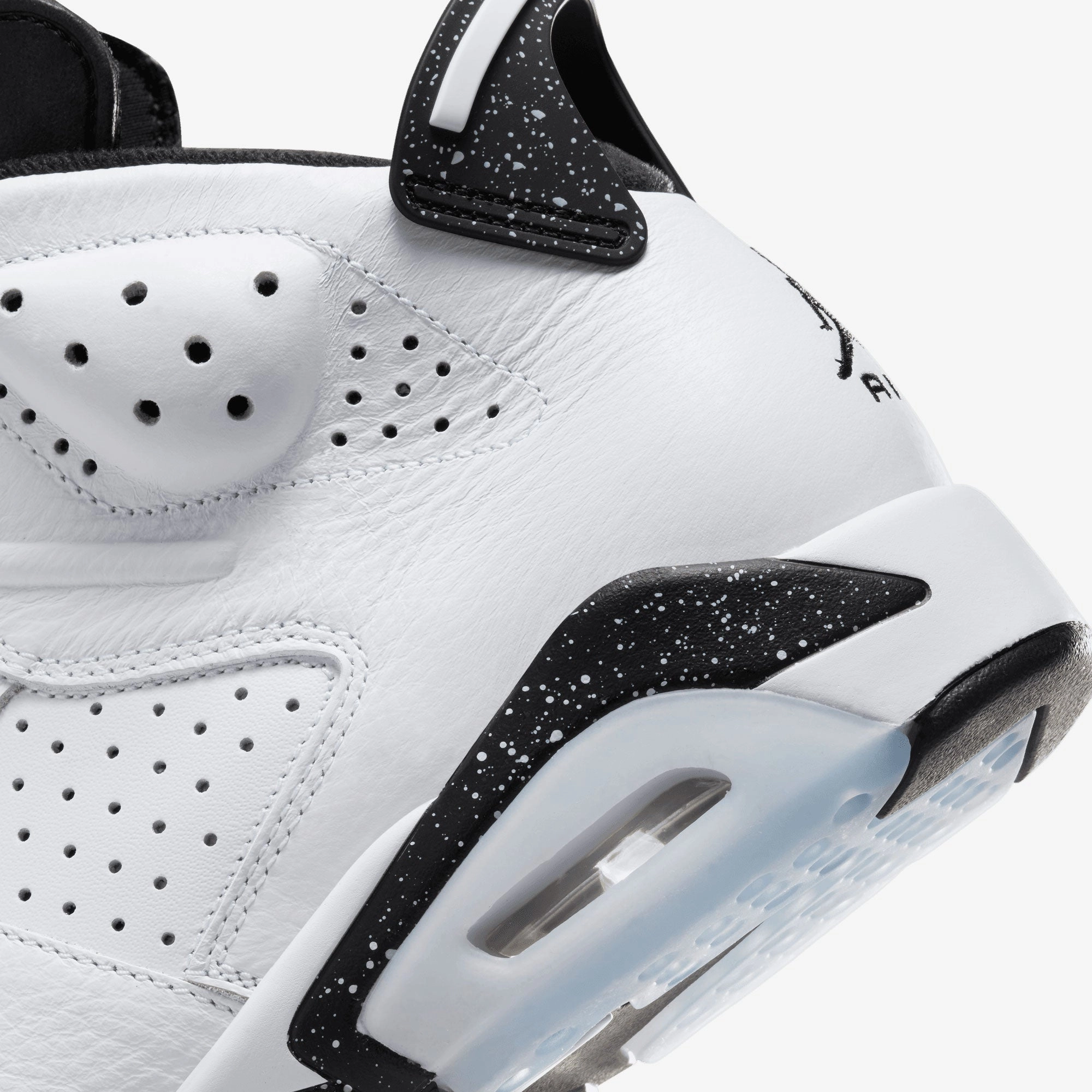 Jordan | AIR JORDAN 6 RETRO { WHITE/BLACK