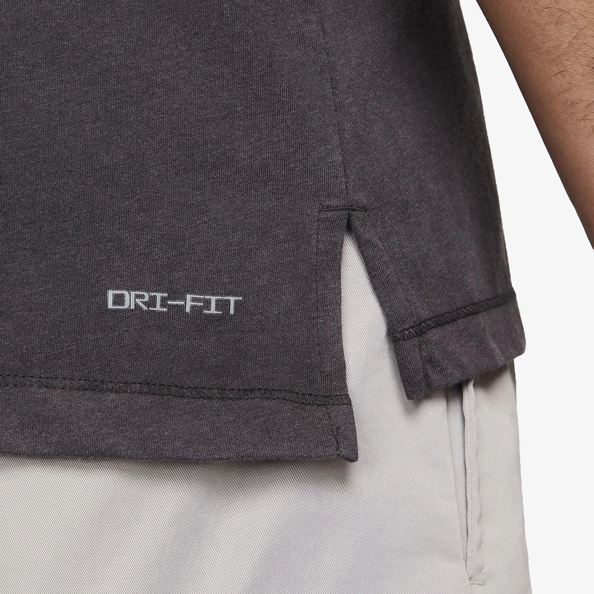 Jordan | DRI-FIT SPORT  { BLACK/WHITE