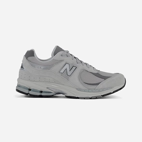 New Balance | 2002R  { GREY