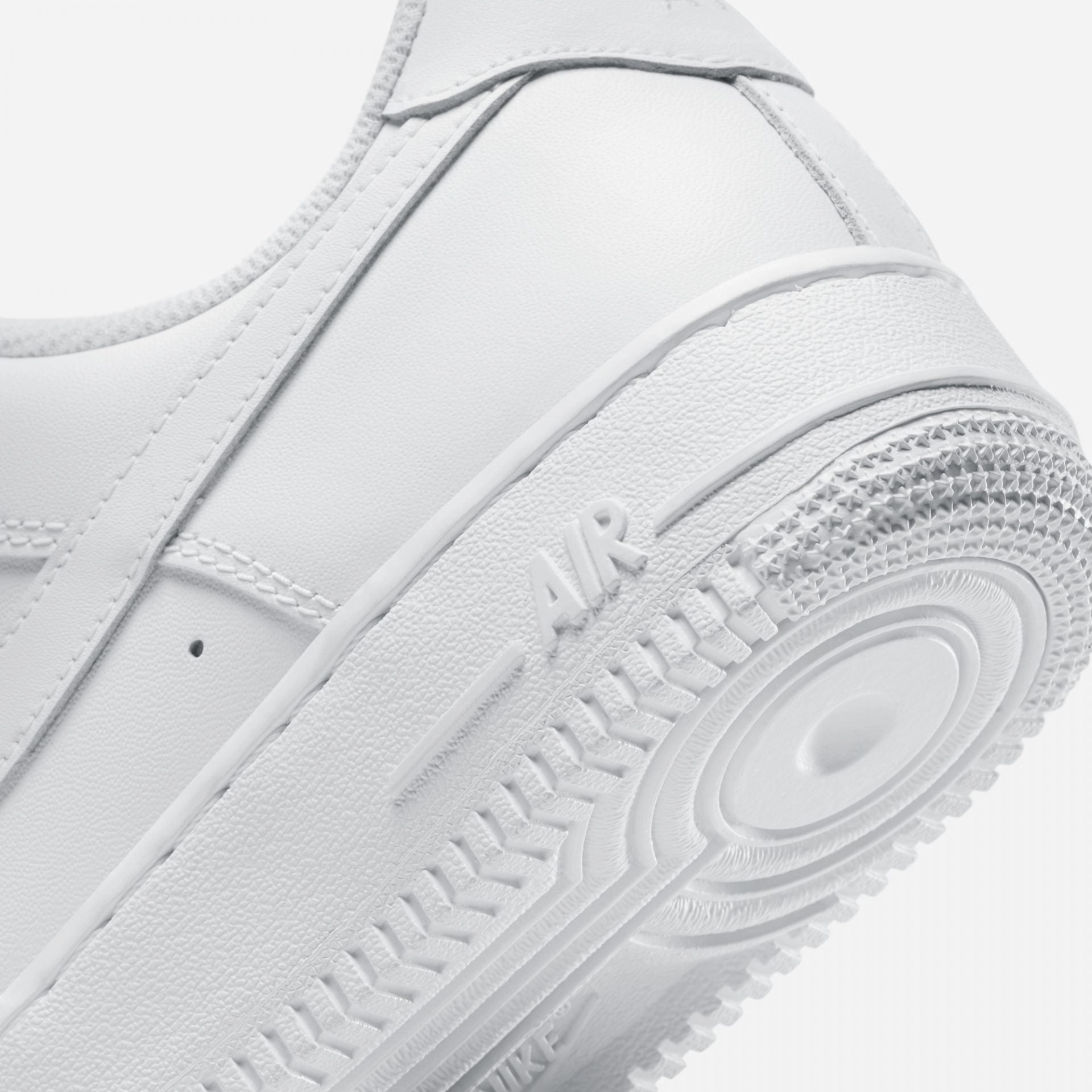 Nike | AIR FORCE 1 '07 { WHITE