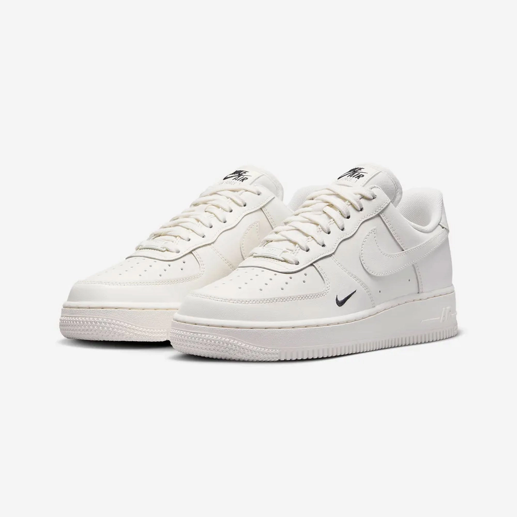 NIKE | AIR FORCE 1 '07 ESSENTIAL { SAIL/SAIL-BLACK