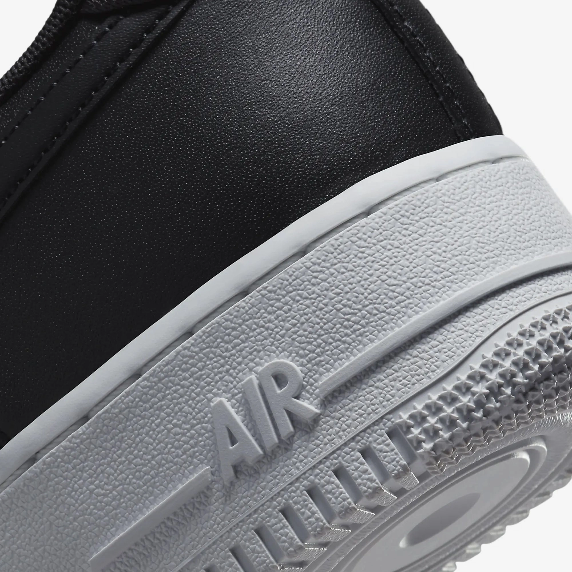 Nike | AIR FORCE 1 '07 LV8 { BLACK/BLACK-SUMMIT WHITE