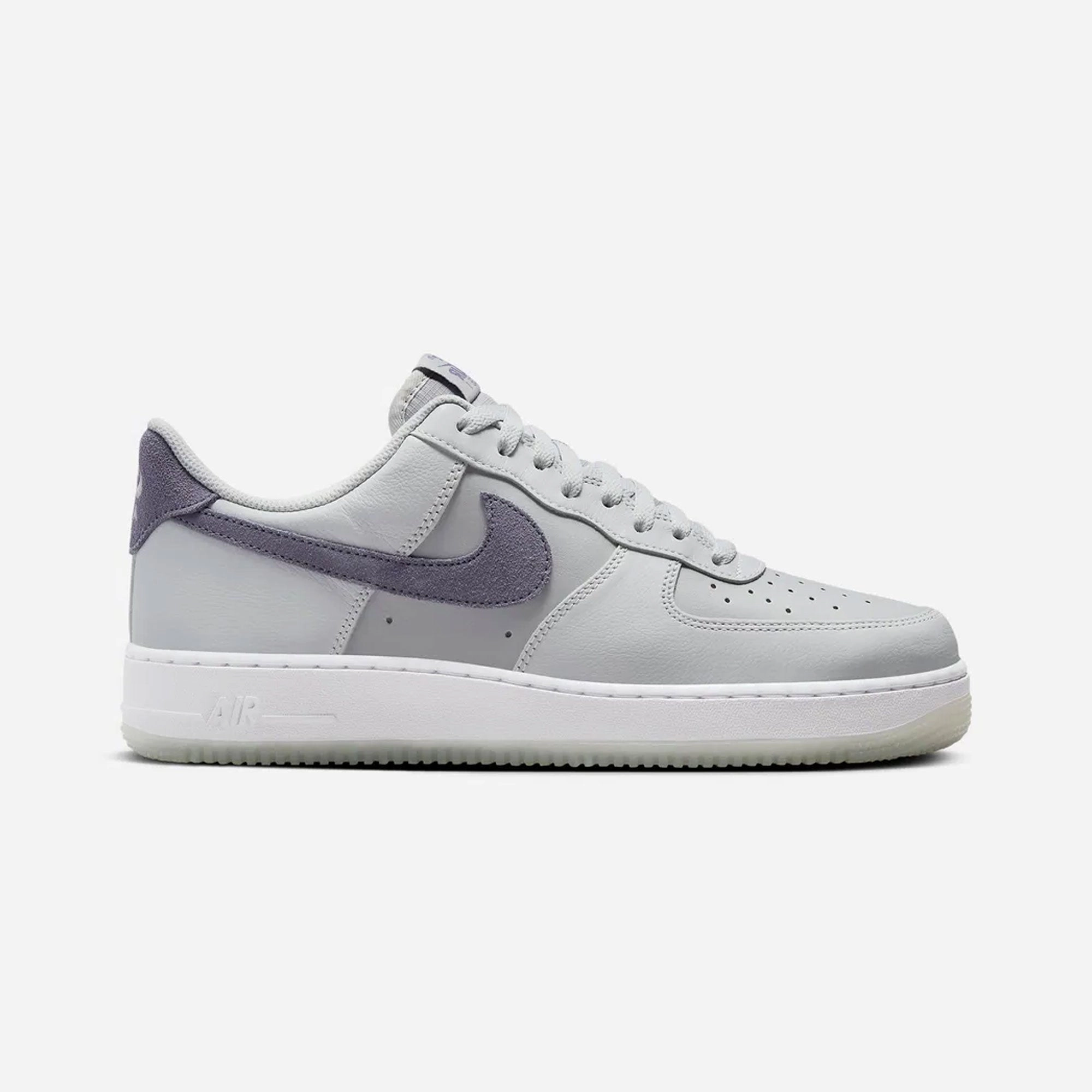 NIKE | AIR FORCE 1 '07 LV8 { PURE PLATINUM/LIGHT CARBON-WOLF GREY