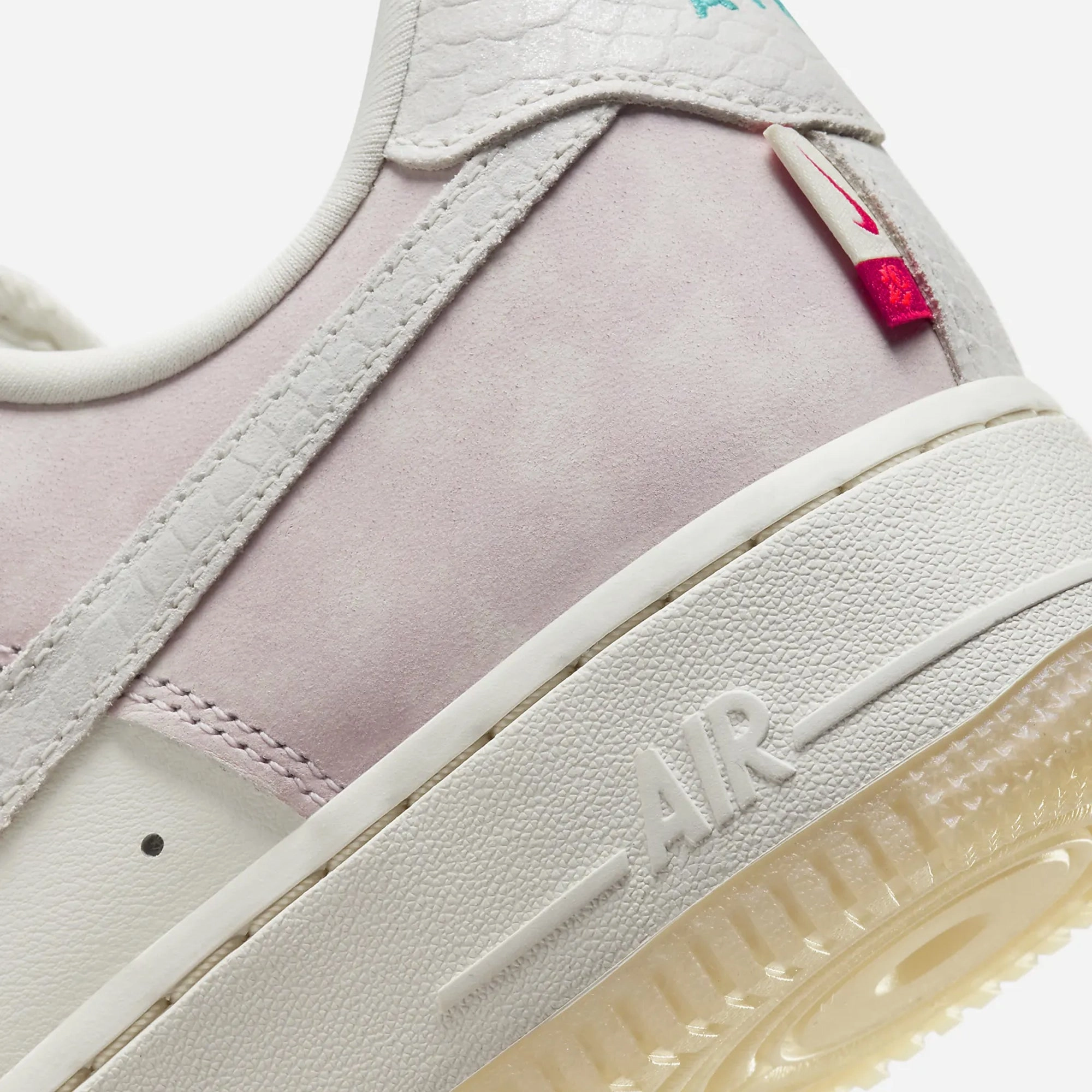 Nike | AIR FORCE 1 '07 LX { SAIL/SAIL-SAIL-PLATINUM VIOLET