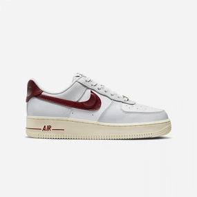 Nike | AIR FORCE 1 '07 SE { PHOTON DUST/TEAM RED