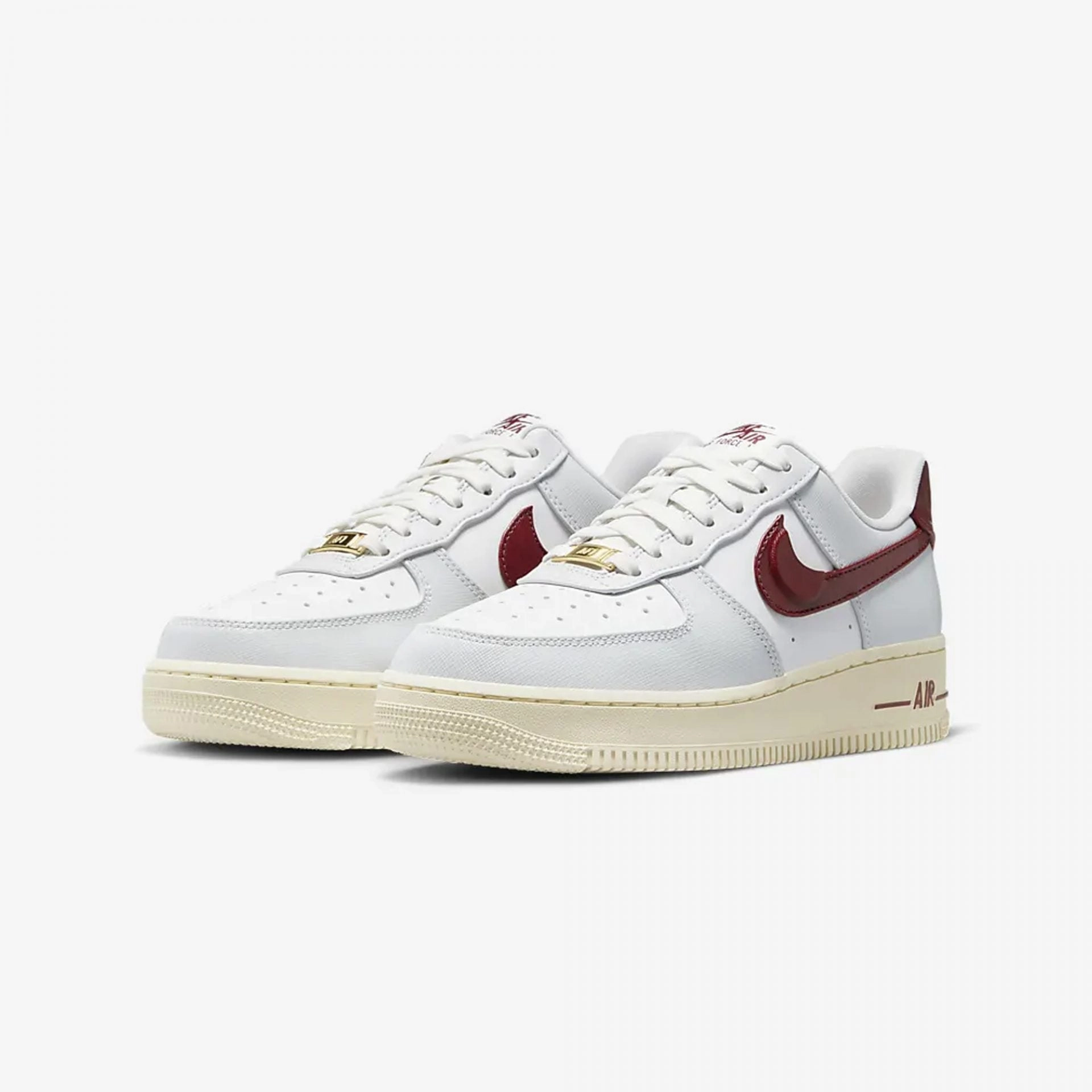Nike | AIR FORCE 1 '07 SE { PHOTON DUST/TEAM RED