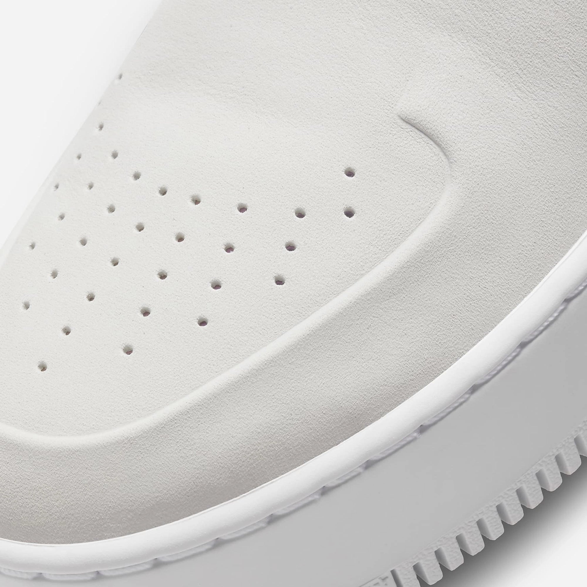 Nike | AIR FORCE 1 LOVE XX  { OFF WHITE/LIGHT SILVER