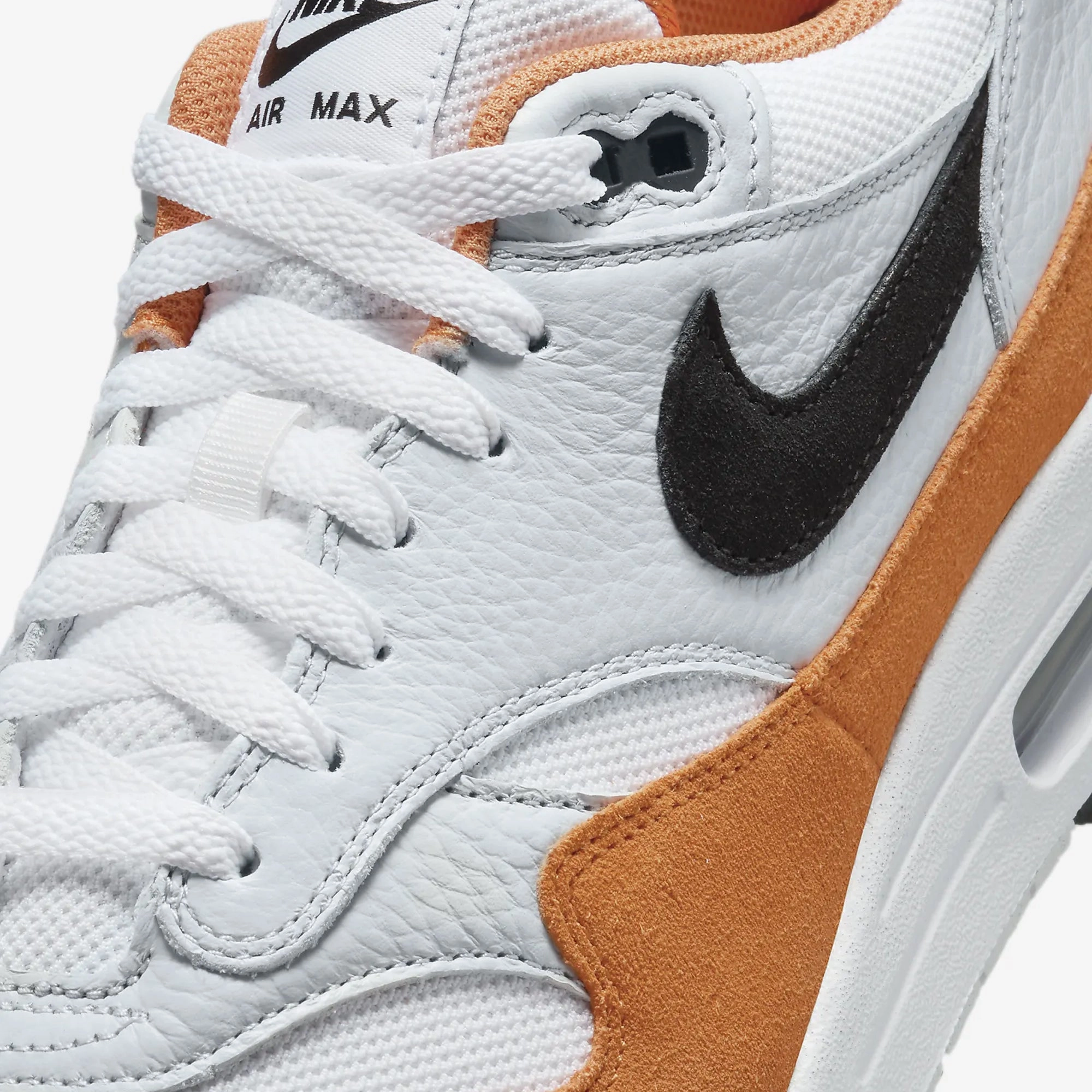 Nike | AIR MAX 1  { WHITE/BLACK-MONARCH-PURE PLATINUM