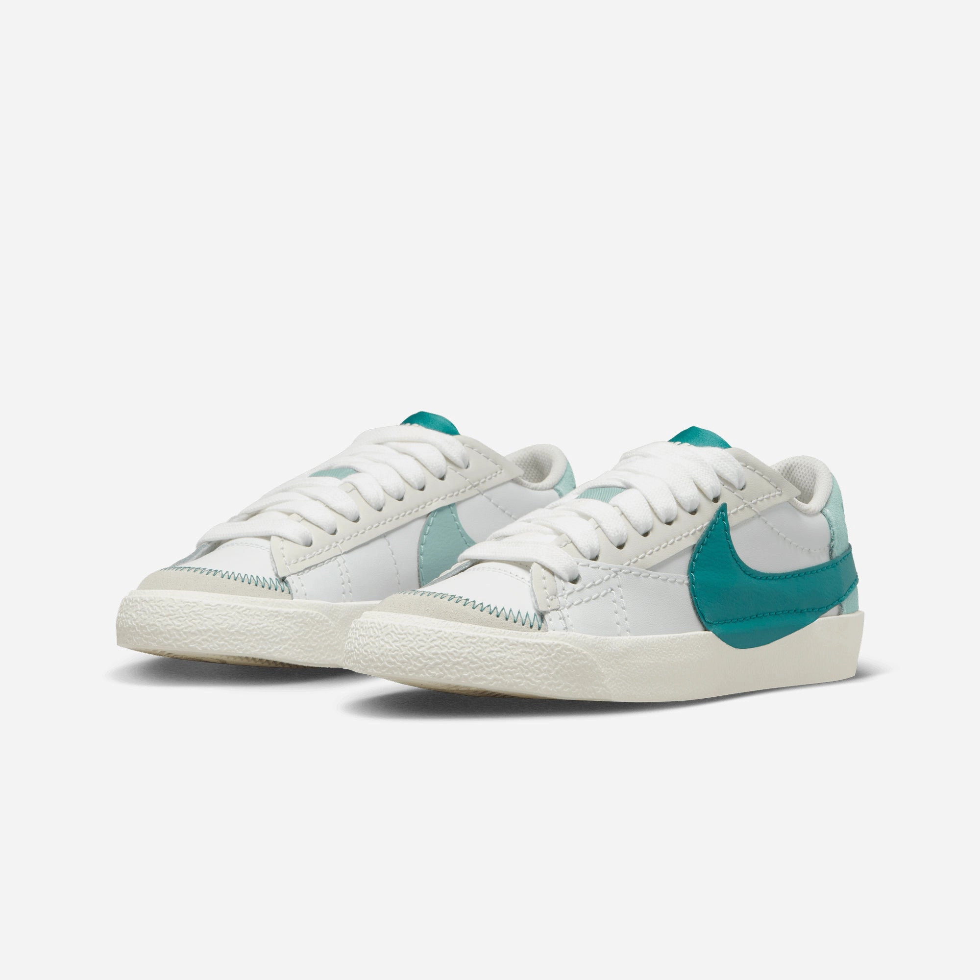 Nike | BLAZER LOW '77 JUMBO { SUMMIT WHITE/GEODE TEAL-SEA GLASS