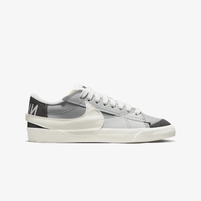 Nike | BLAZER LOW '77 JUMBO SE { LT SMOKE GREY/SAIL-PHOTON DUST