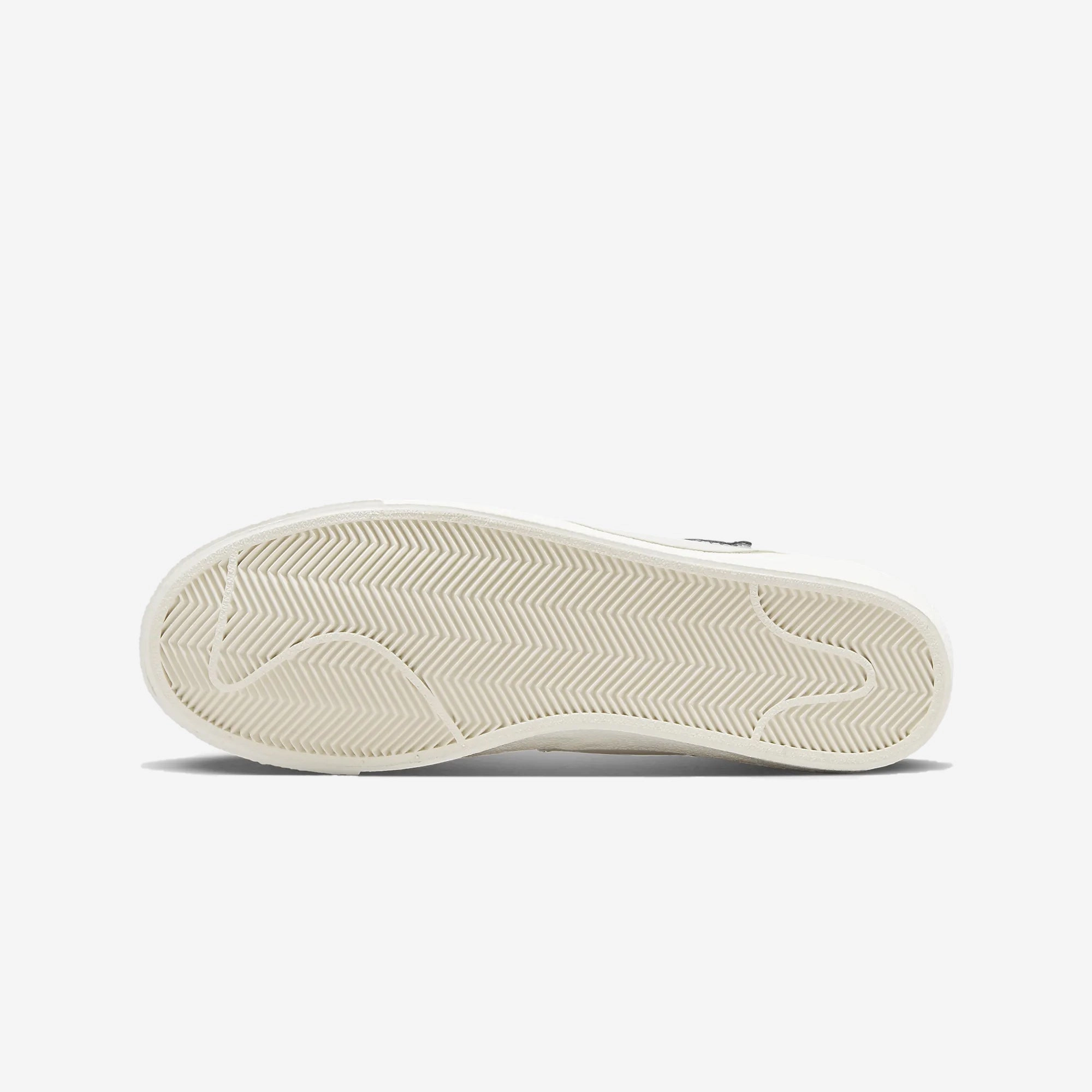 Nike | BLAZER LOW '77 JUMBO SE { LT SMOKE GREY/SAIL-PHOTON DUST