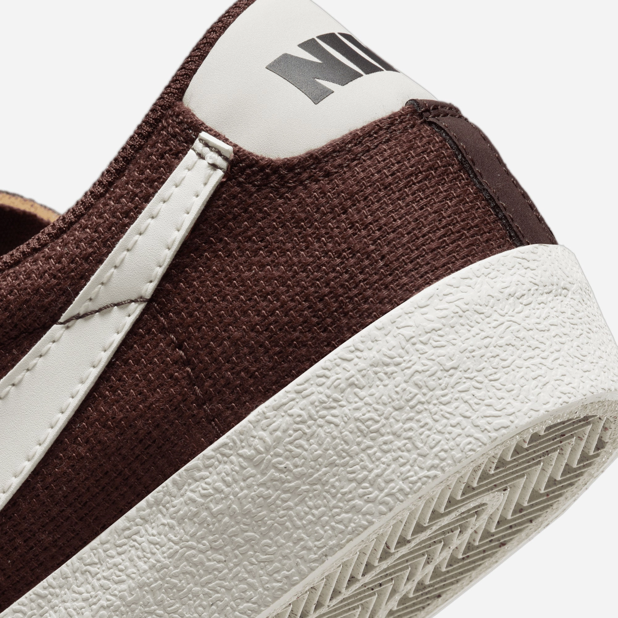 Nike | BLAZER LOW '77 PREMIUM { EARTH/SAIL-EARTH-BLACK