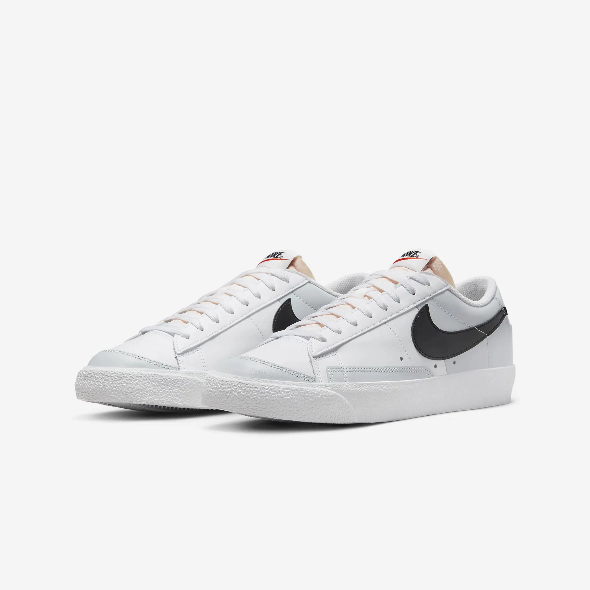 Nike | BLAZER LOW '77 VINTAGE { WHITE/BLACK-PURE PLATINUM