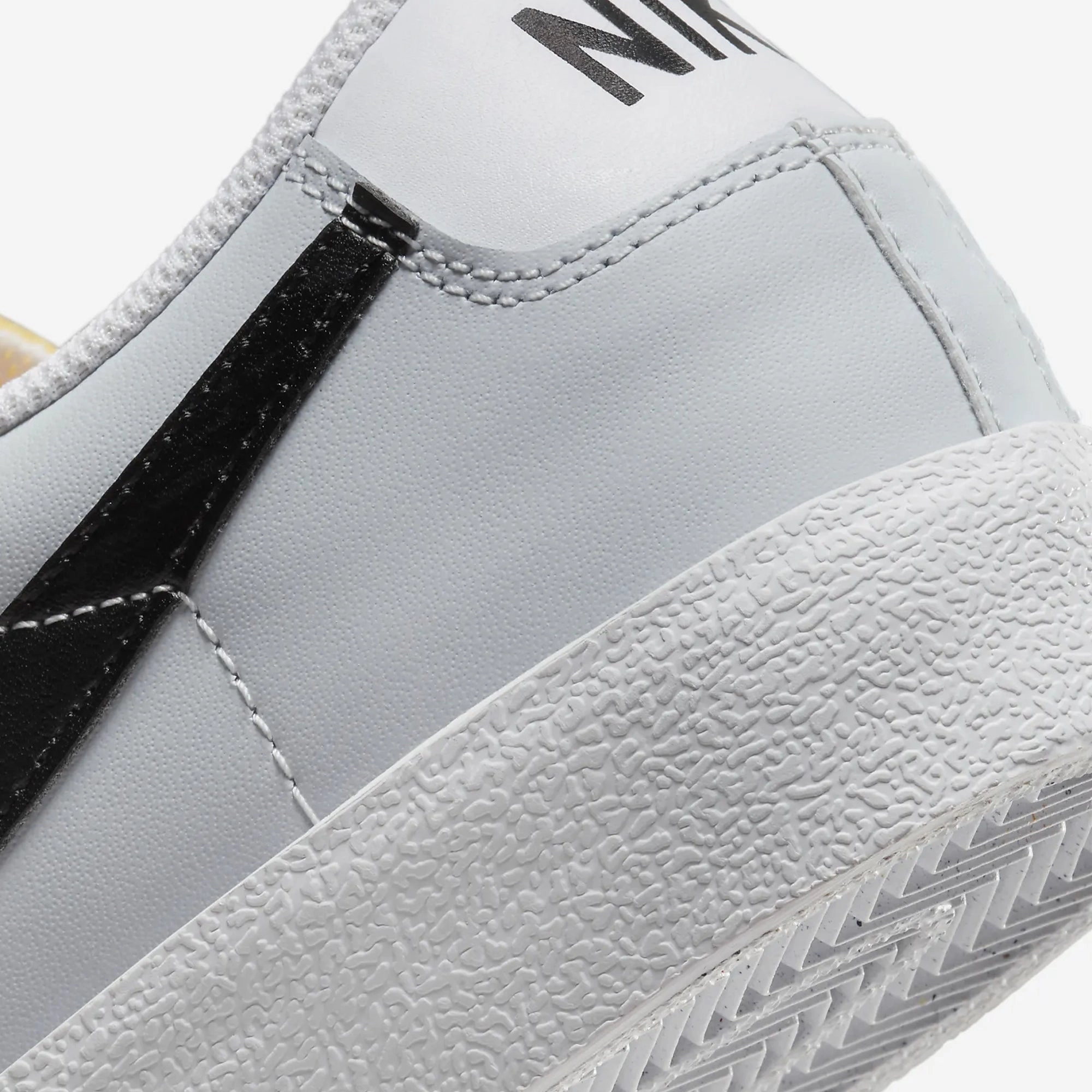 Nike | BLAZER LOW '77 VINTAGE { WHITE/BLACK-PURE PLATINUM