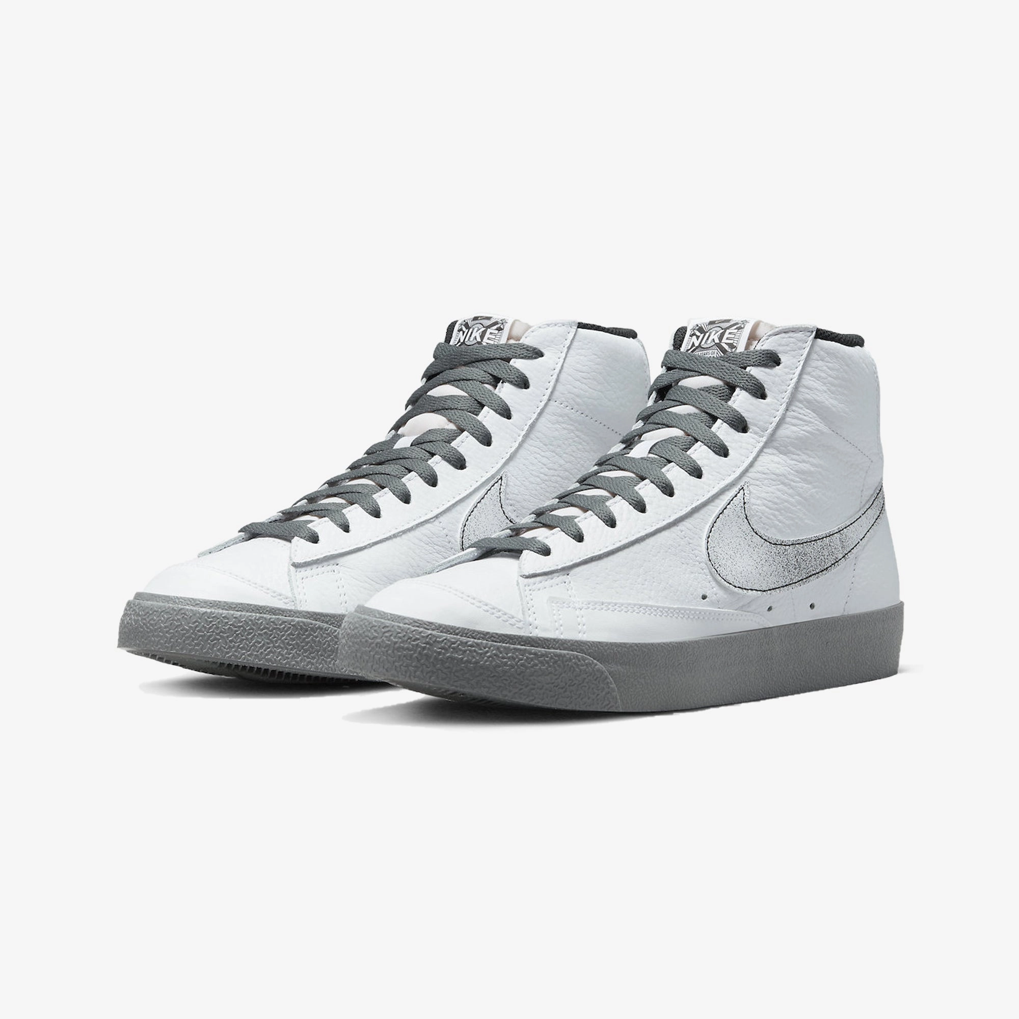 Nike | BLAZER MID '77 { WHITE/SMOKE GREY-BLACK-WHITE