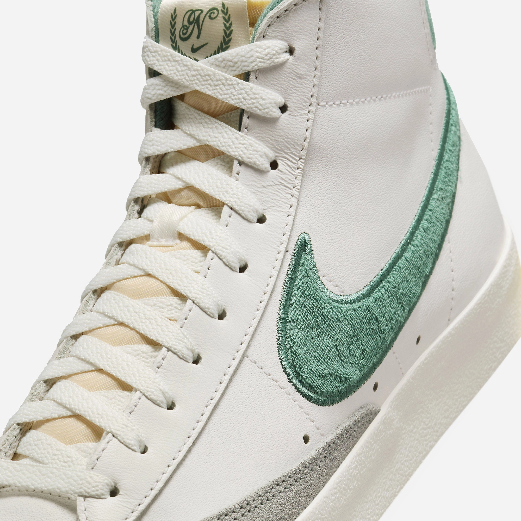 Nike | BLAZER MID '77 PREMIUM { SUMMIT WHITE/BICOASTAL-PHANTOM