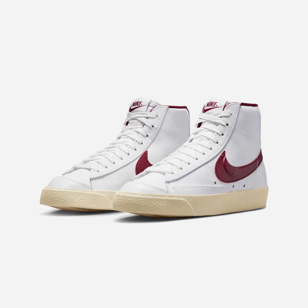 Nike | BLAZER MID '77 SE { WHITE