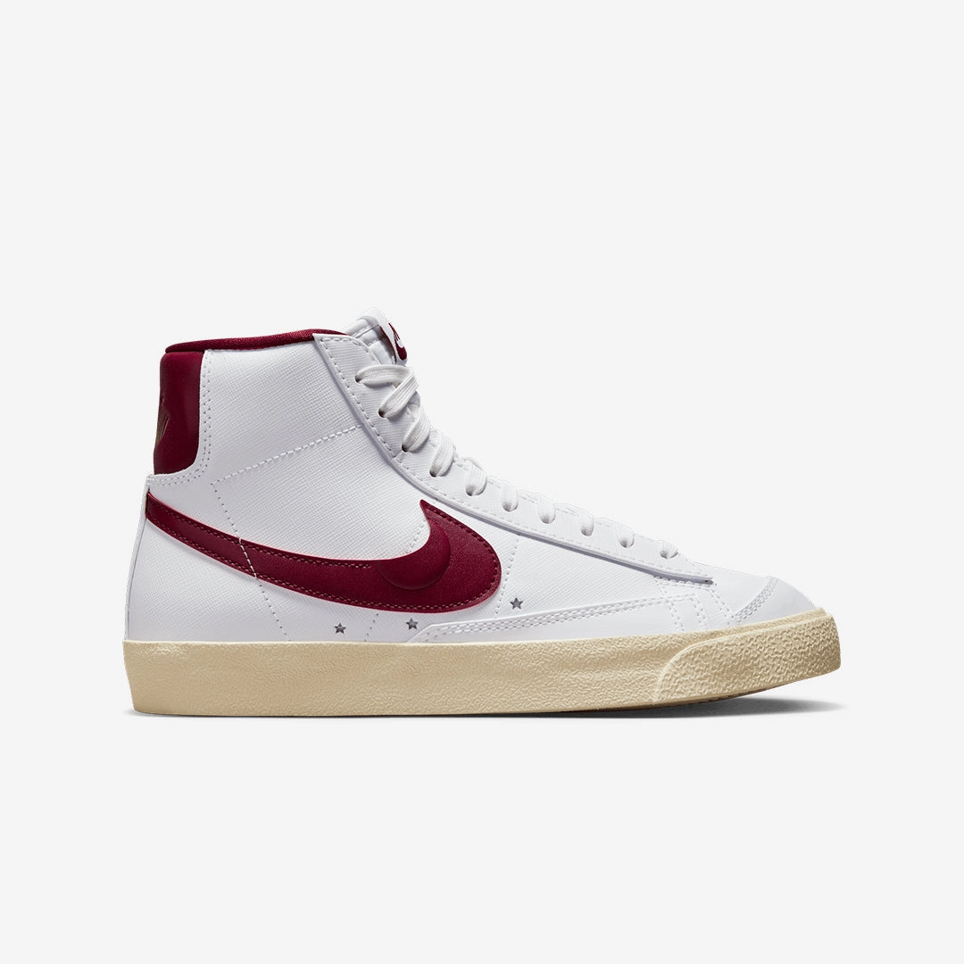 Nike | BLAZER MID '77 SE { WHITE