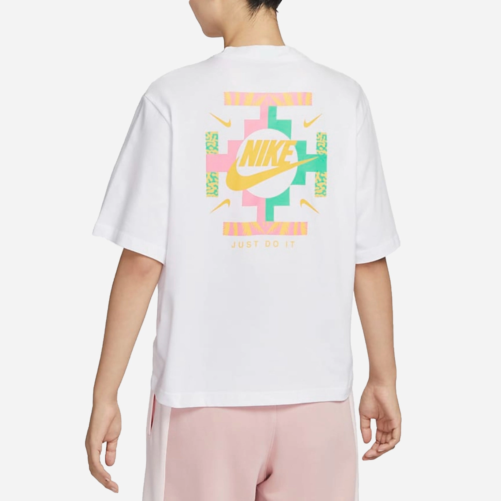 Nike | BOXY  { WHITE