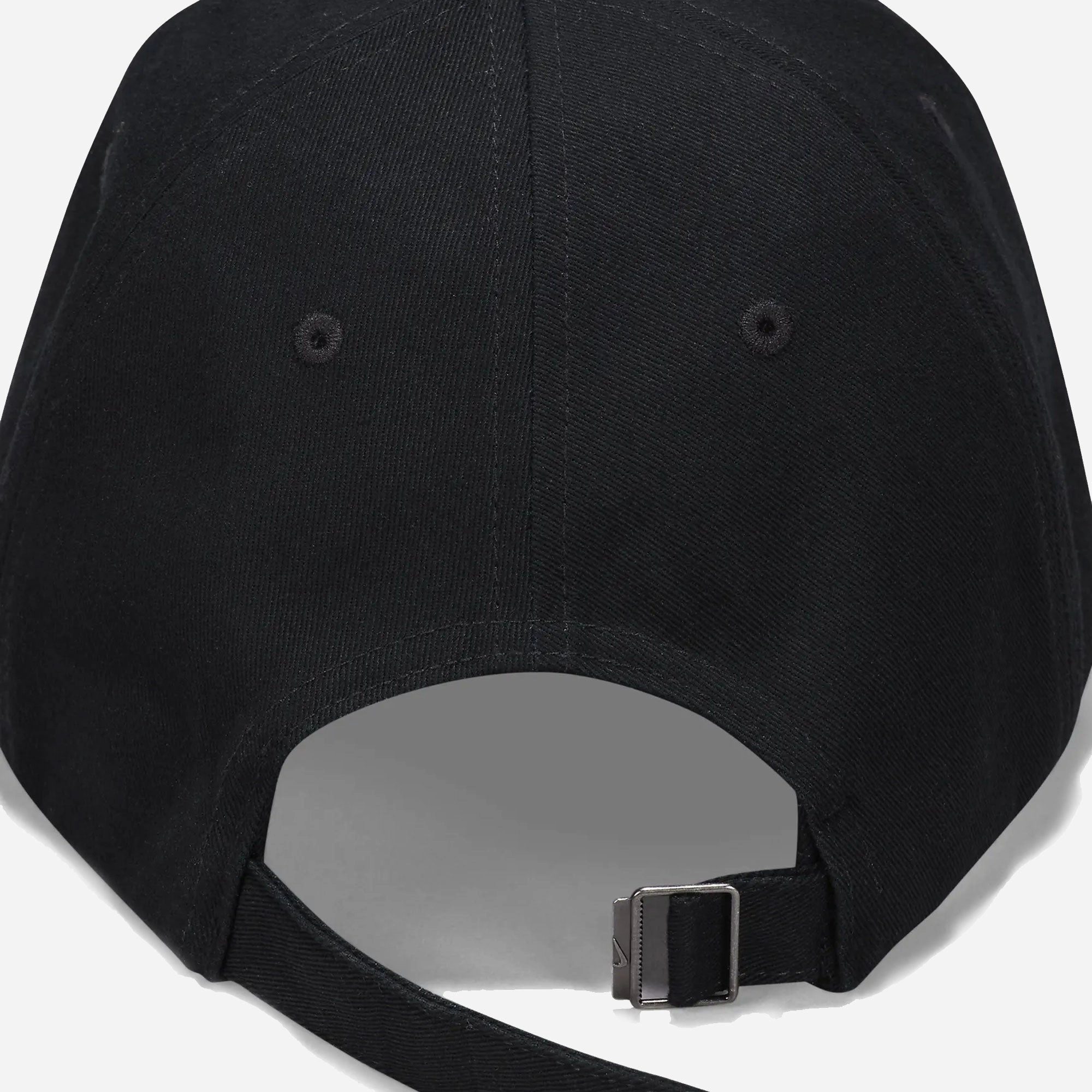NIKE | CLUB UNSTRUCTURED PATCH CAP { BLACK