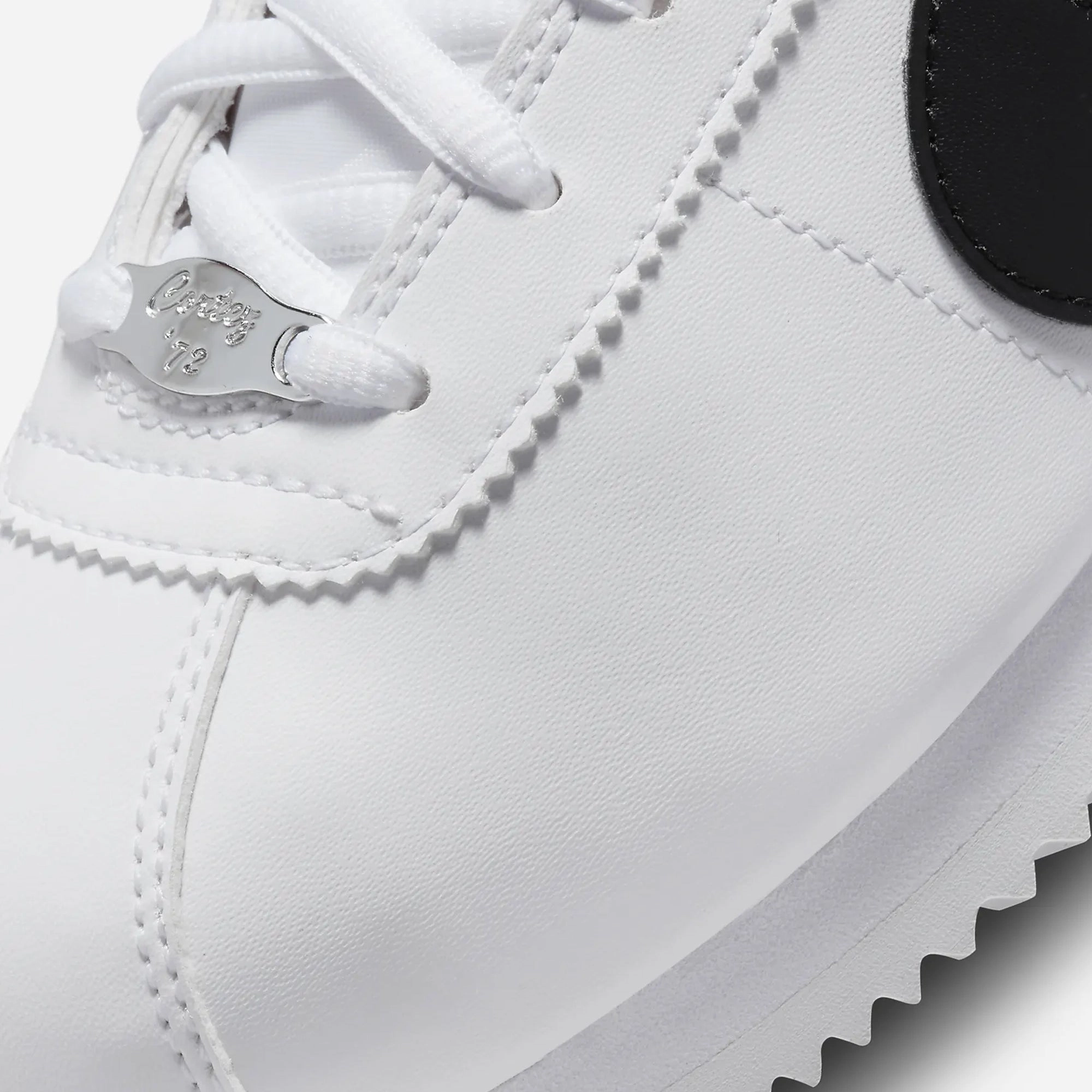 Nike | CORTEZ BASIC SL  { WHITE/BLACK