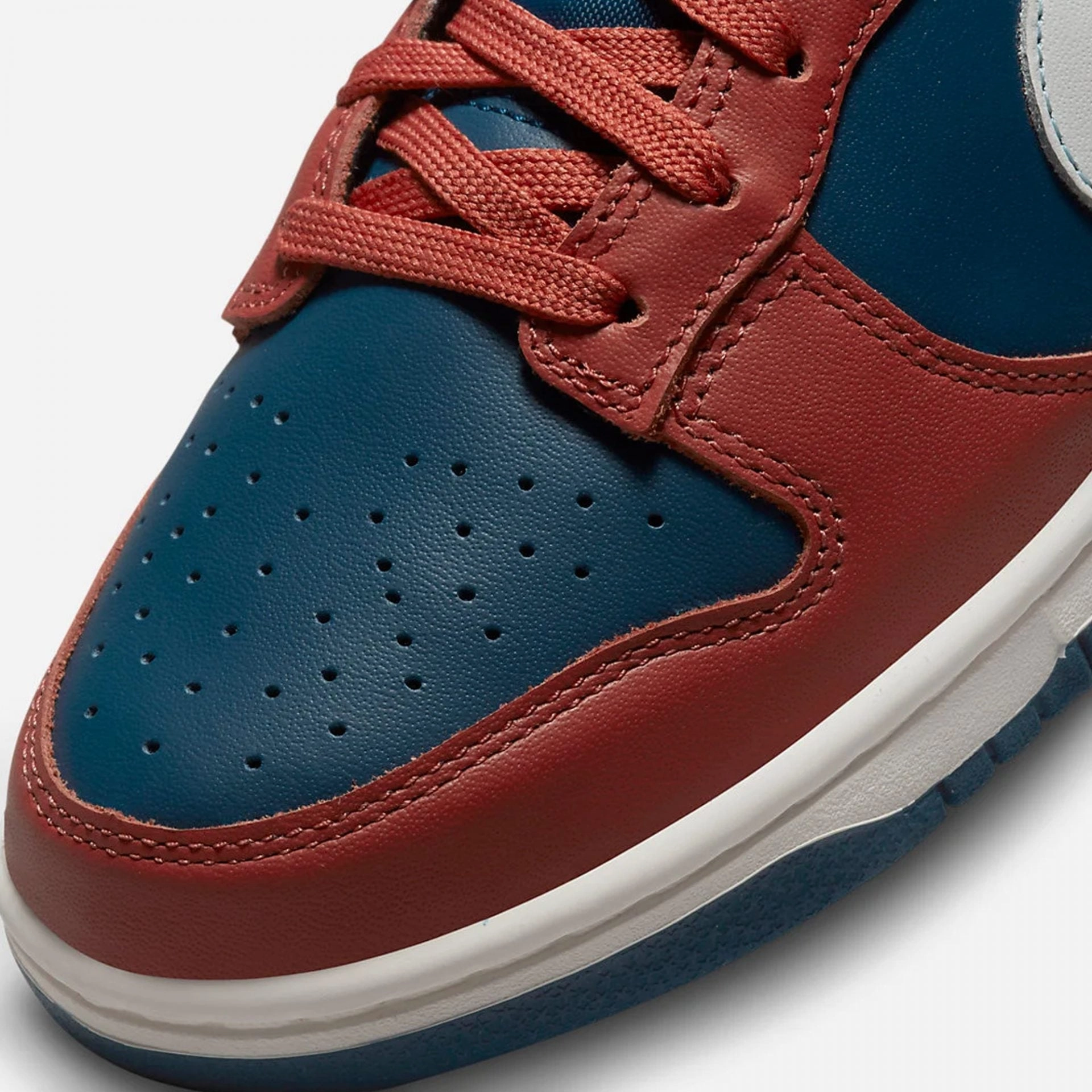 Nike | DUNK LOW  { CANYON RUST