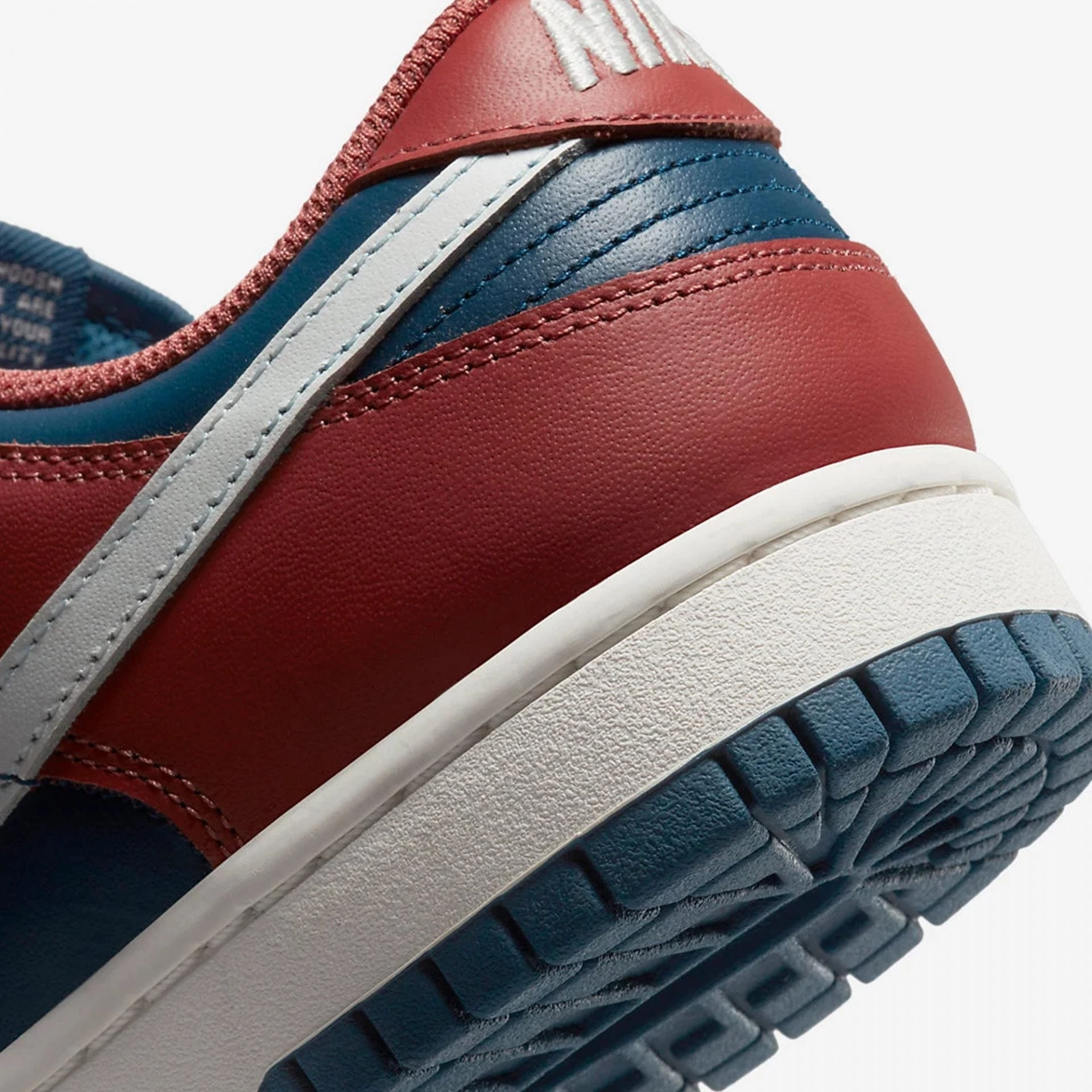 Nike | DUNK LOW  { CANYON RUST