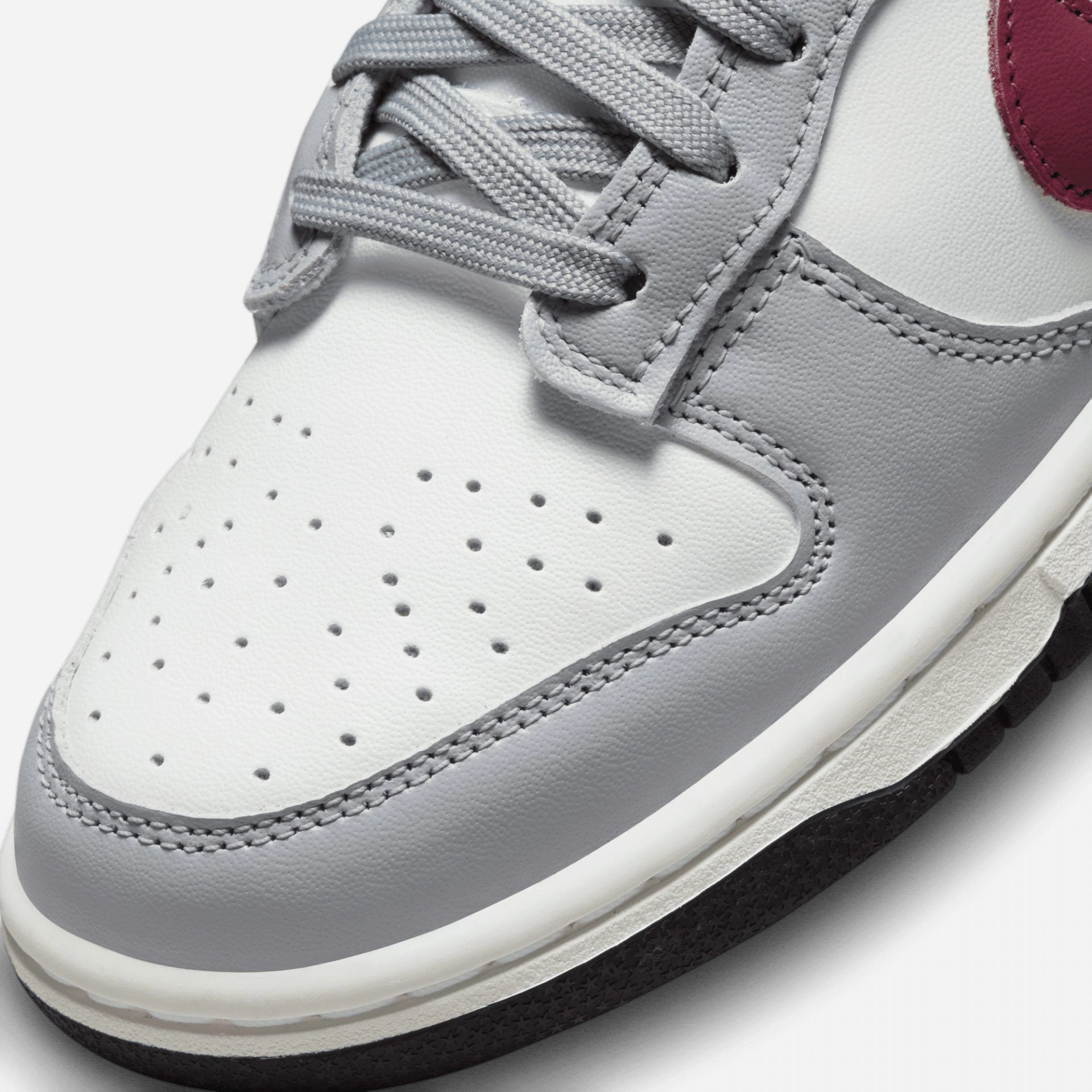 Nike | DUNK LOW  { SUMMIT WHITE/ROSEWOOD