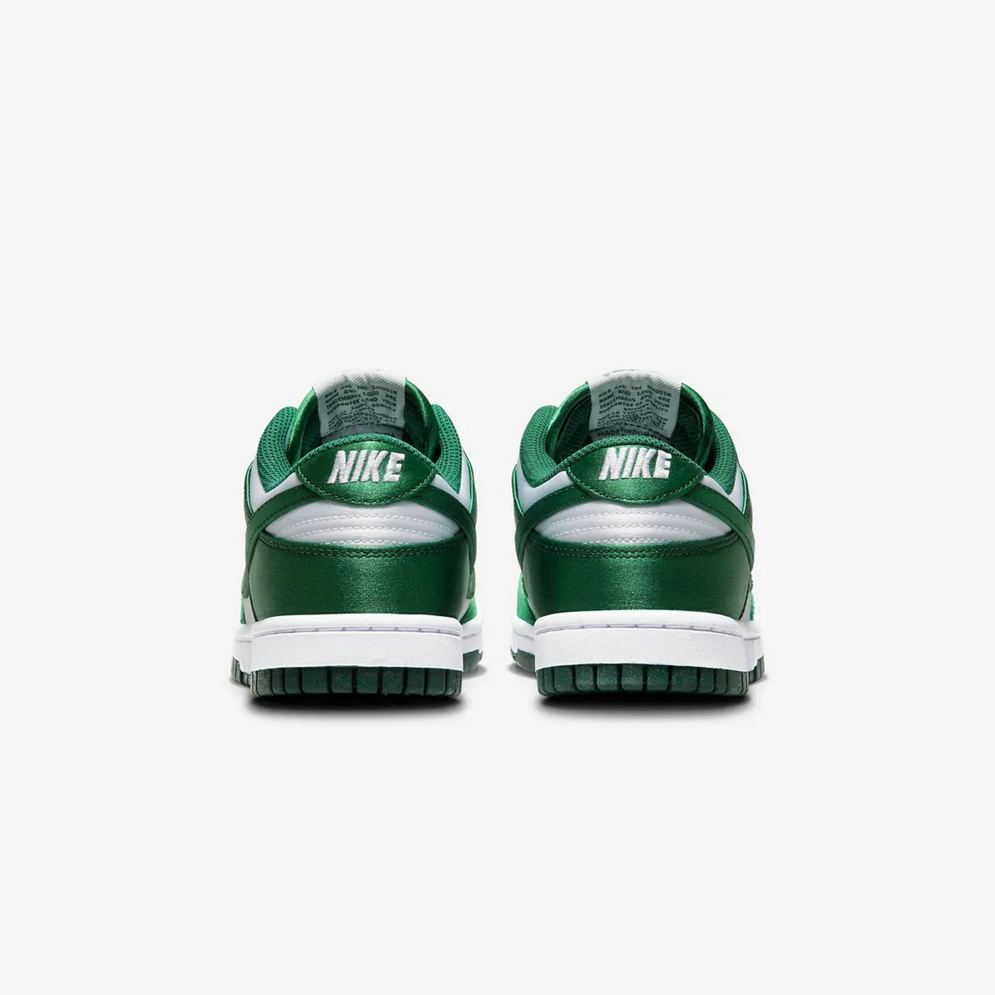 Nike | DUNK LOW  { WHITE/TEAM GREEN