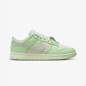 Nike | DUNK LOW NEXT NATURE SE  { SEA GLASS/LIGHT SILVER-VAPOR GREEN-SAIL