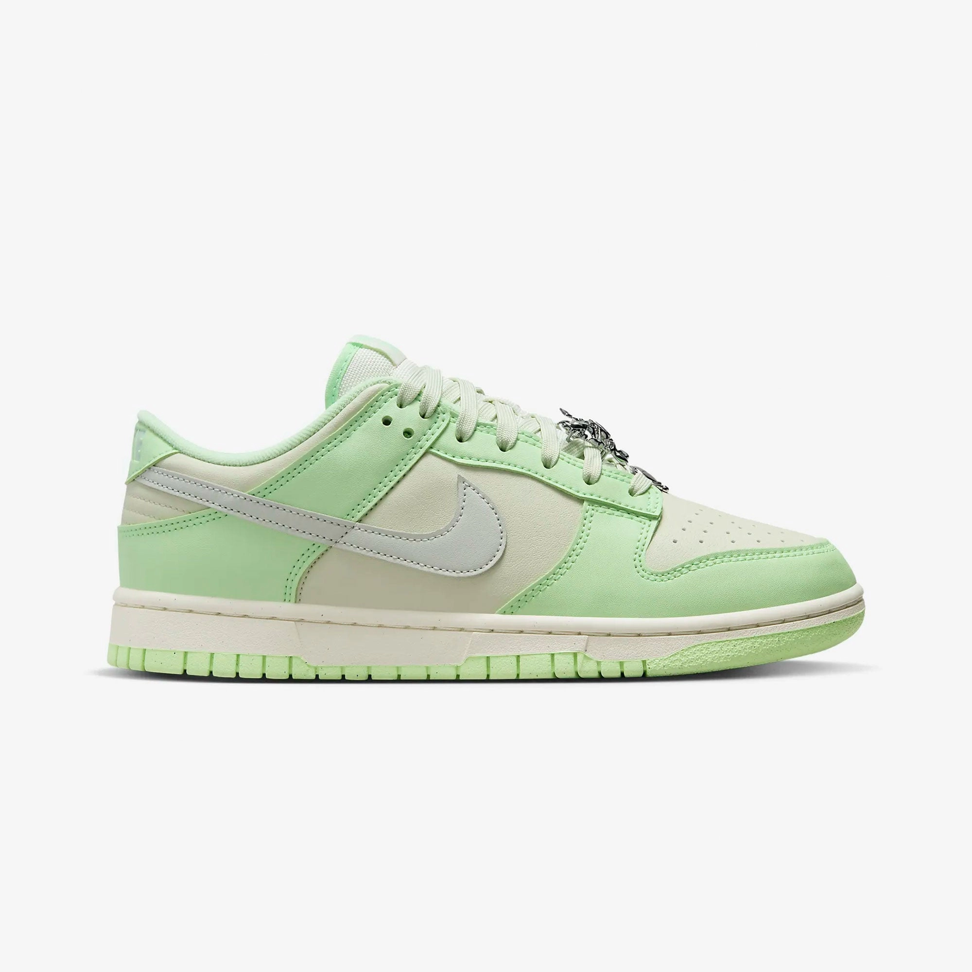 Nike | DUNK LOW NEXT NATURE SE  { SEA GLASS/LIGHT SILVER-VAPOR GREEN-SAIL