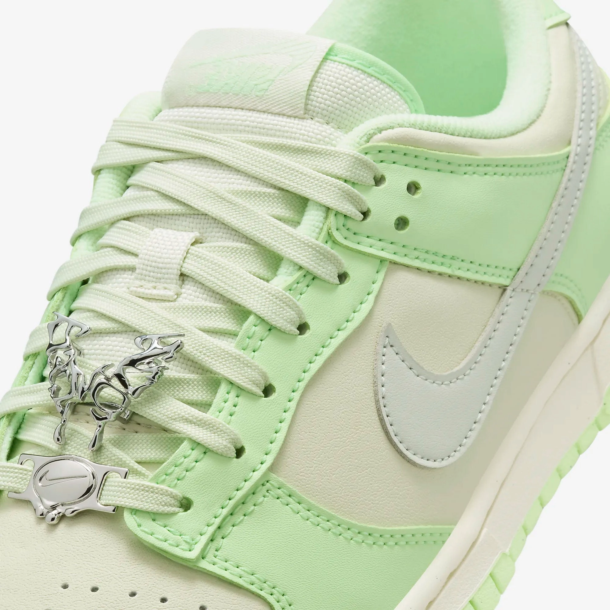Nike | DUNK LOW NEXT NATURE SE  { SEA GLASS/LIGHT SILVER-VAPOR GREEN-SAIL