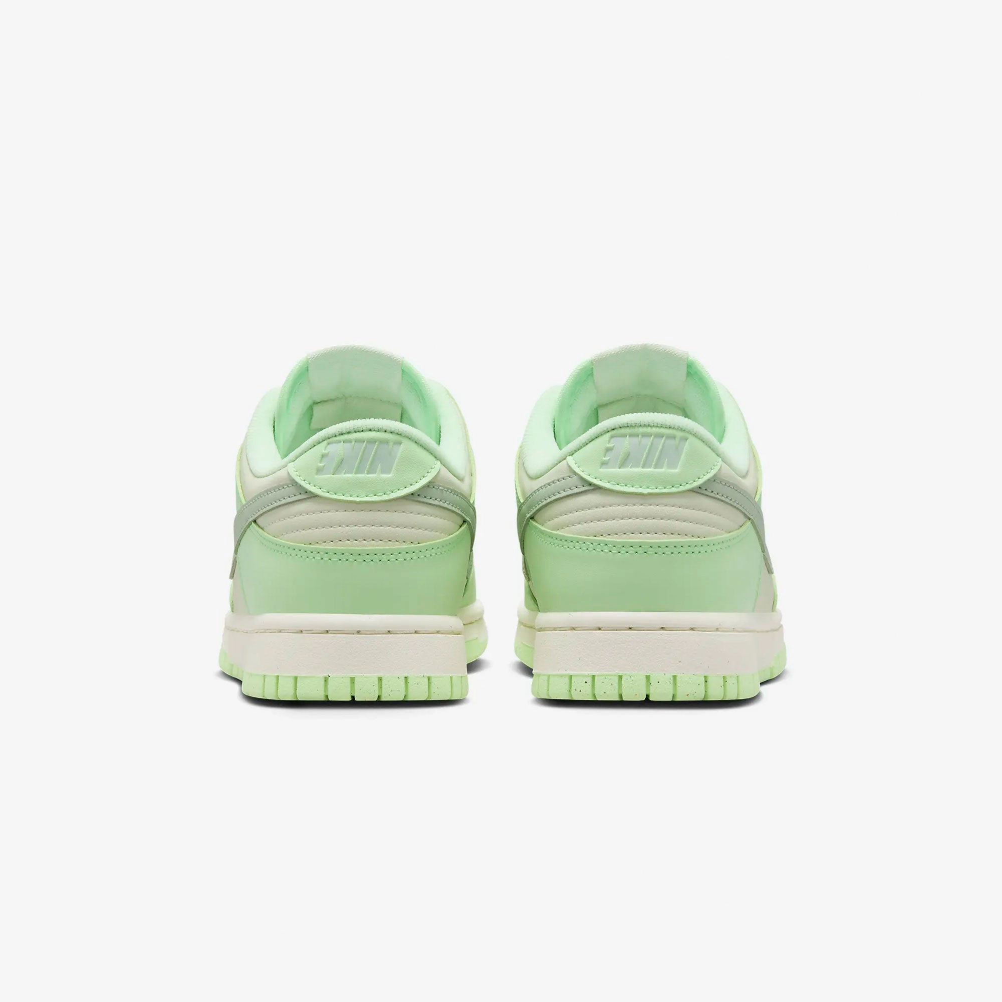 Nike | DUNK LOW NEXT NATURE SE  { SEA GLASS/LIGHT SILVER-VAPOR GREEN-SAIL