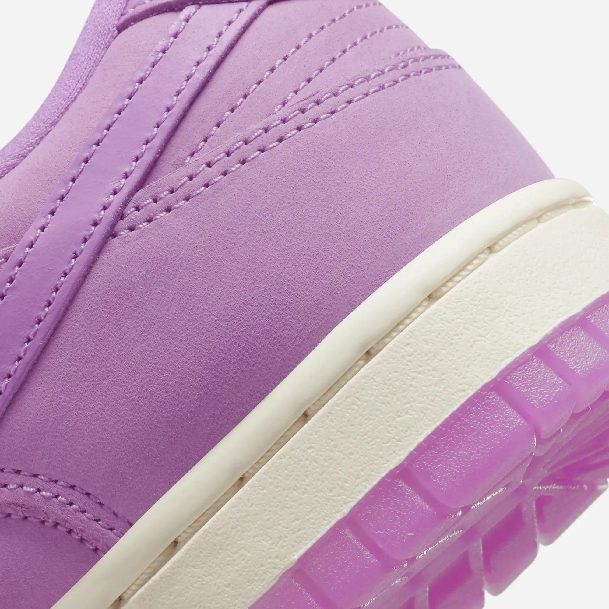 Nike | DUNK LOW PREMIUM MF  { RUSH FUCHSIA/RUSH FUCHSIA-RUSH FUCHSIA