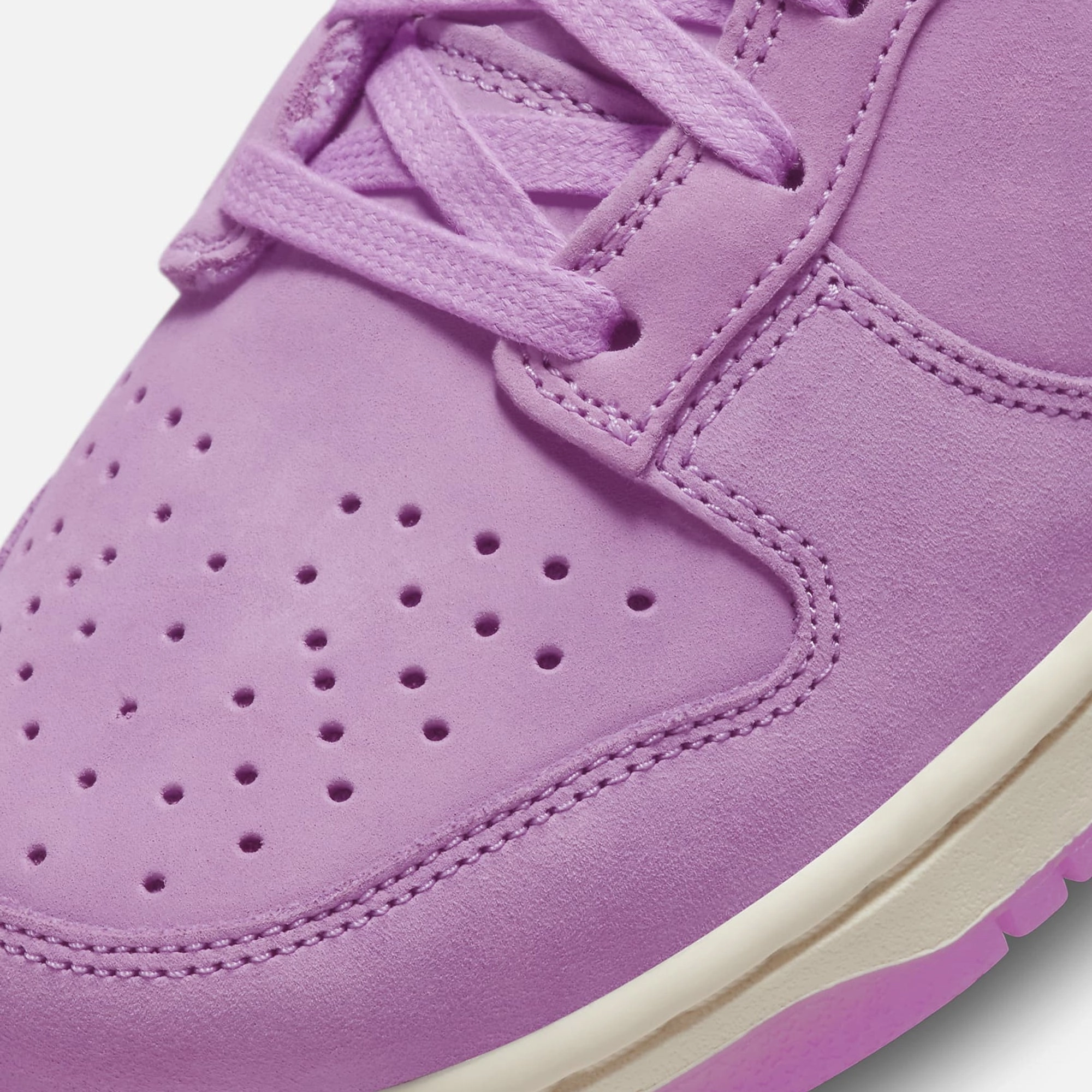 Nike | DUNK LOW PREMIUM MF  { RUSH FUCHSIA/RUSH FUCHSIA-RUSH FUCHSIA