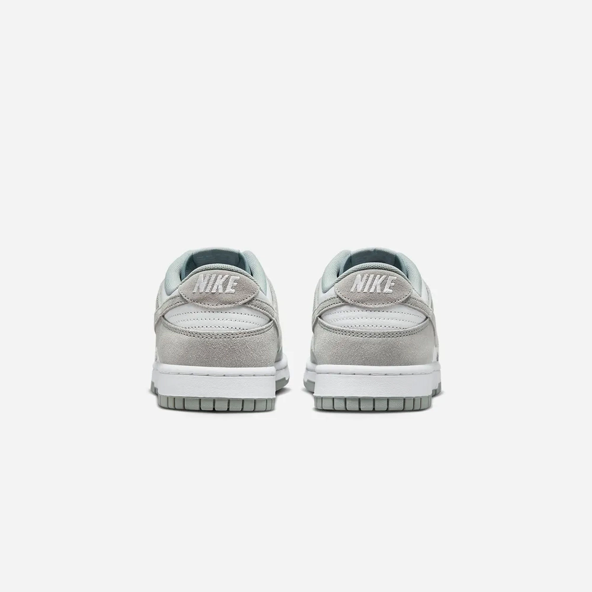 NIKE | DUNK LOW RETRO { WHITE/LIGHT PUMICE