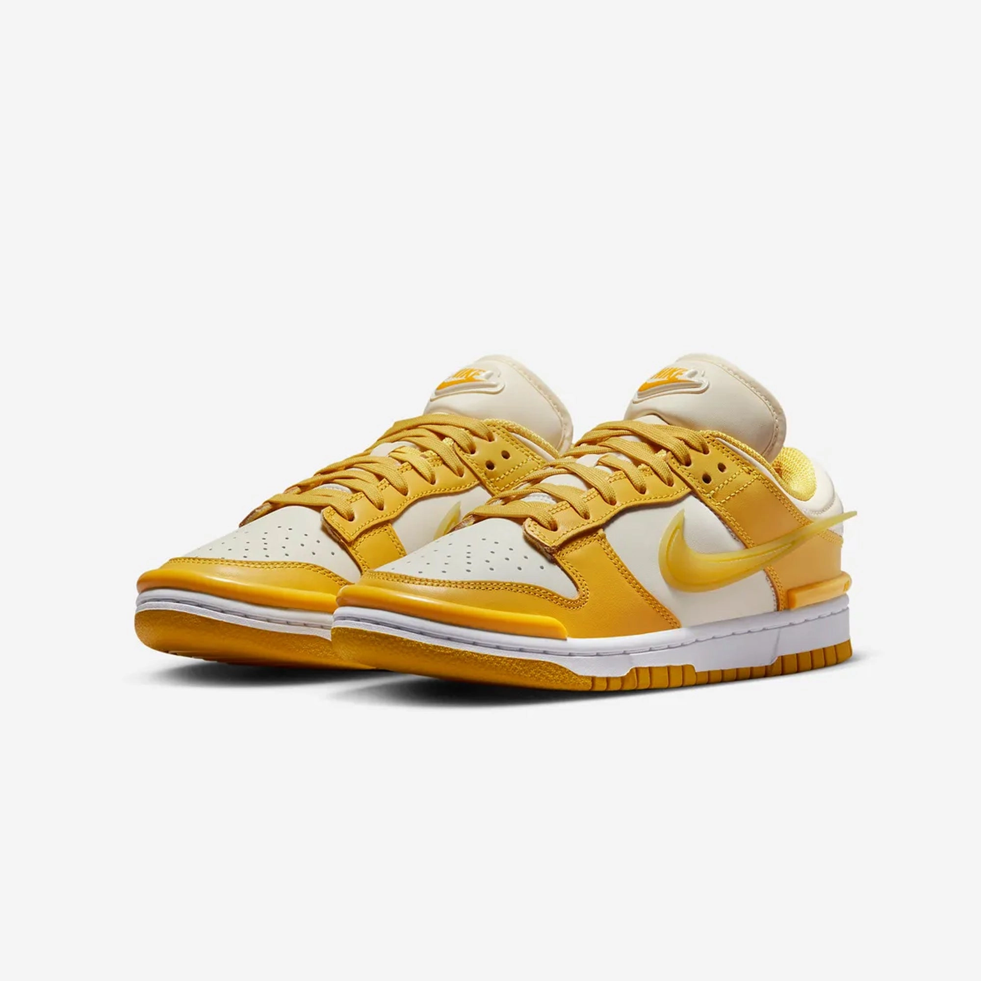 Nike | DUNK LOW TWIST  { SAIL/VIVID SULFUR-WHITE