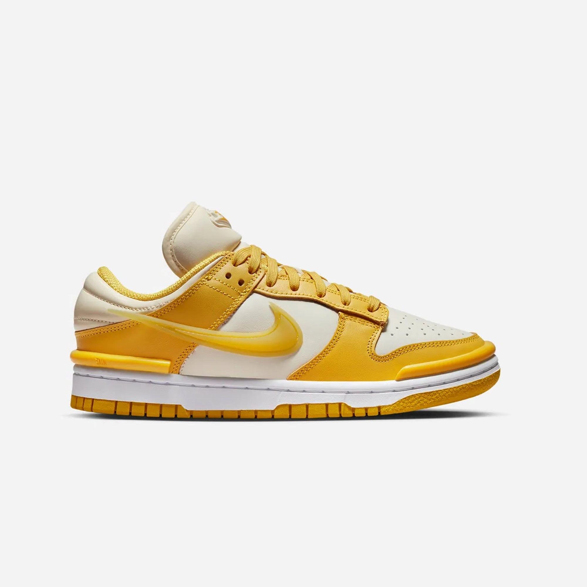 Nike | DUNK LOW TWIST  { SAIL/VIVID SULFUR-WHITE