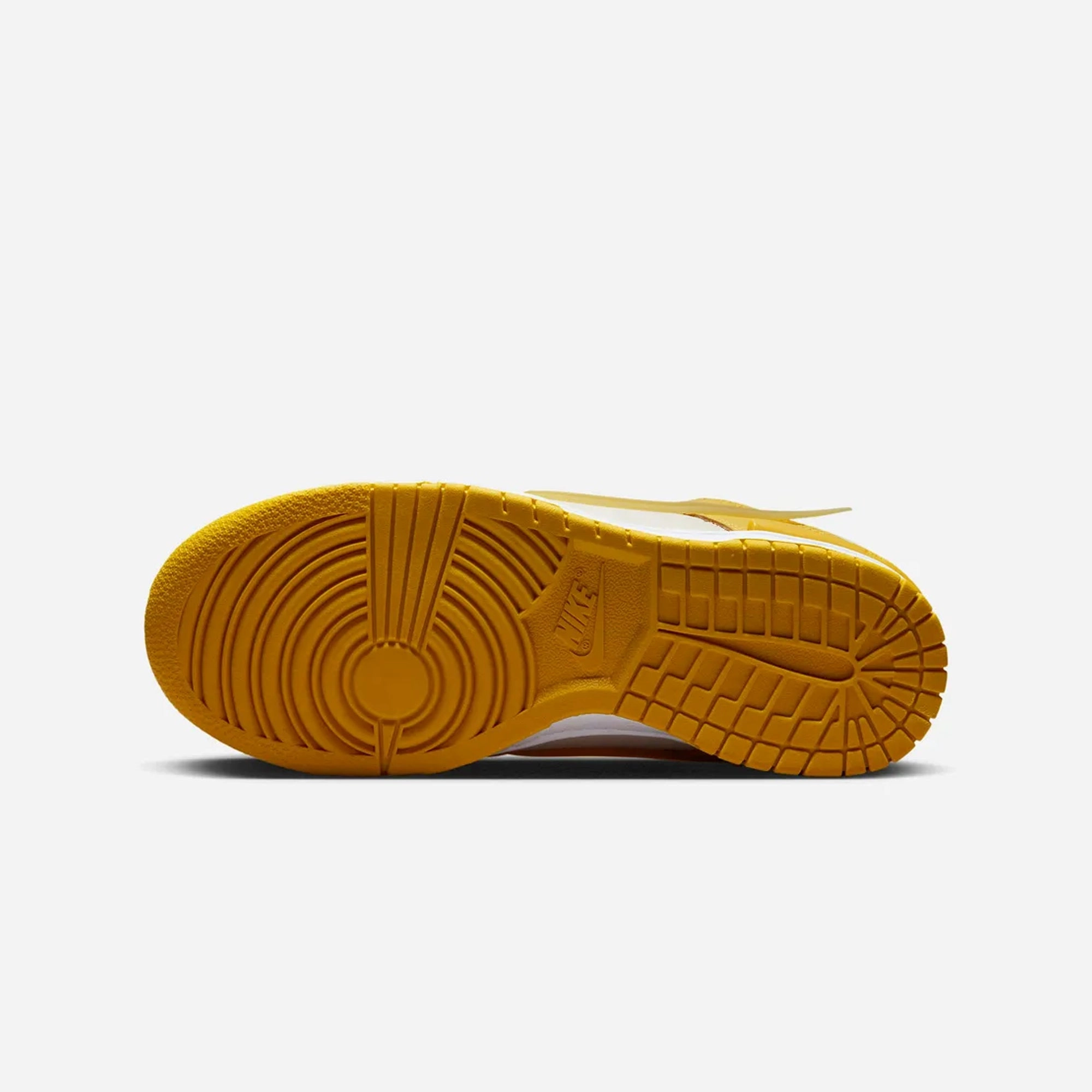Nike | DUNK LOW TWIST  { SAIL/VIVID SULFUR-WHITE