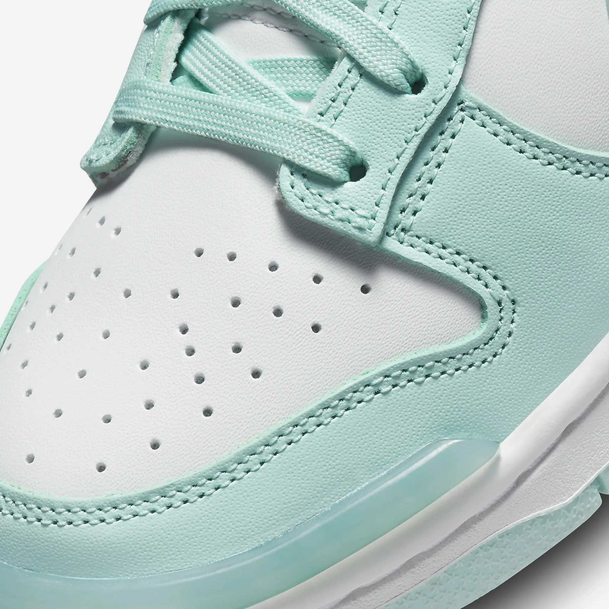Nike | DUNK LOW TWIST  { SUMMIT WHITE/JADE ICE