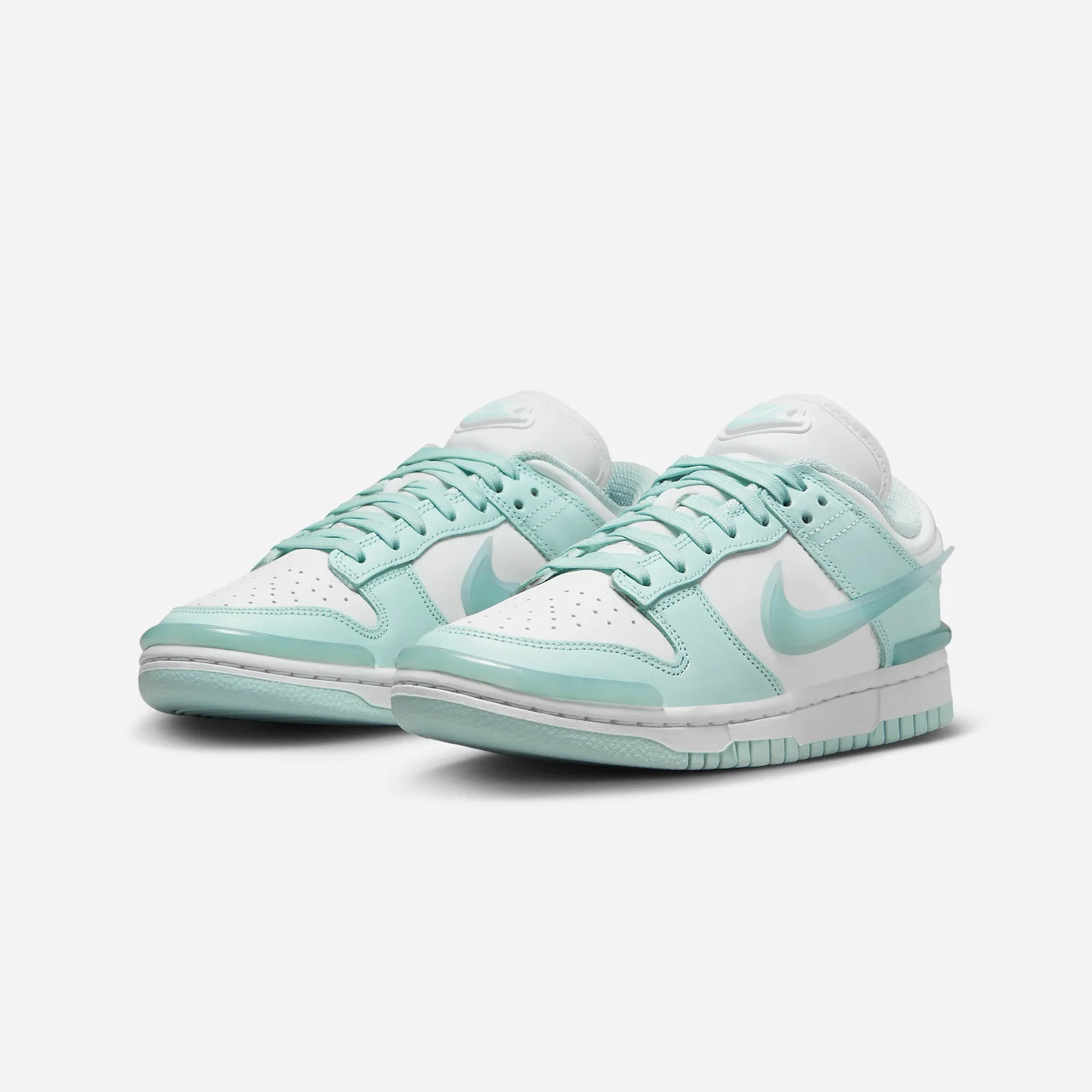 Nike | DUNK LOW TWIST  { SUMMIT WHITE/JADE ICE