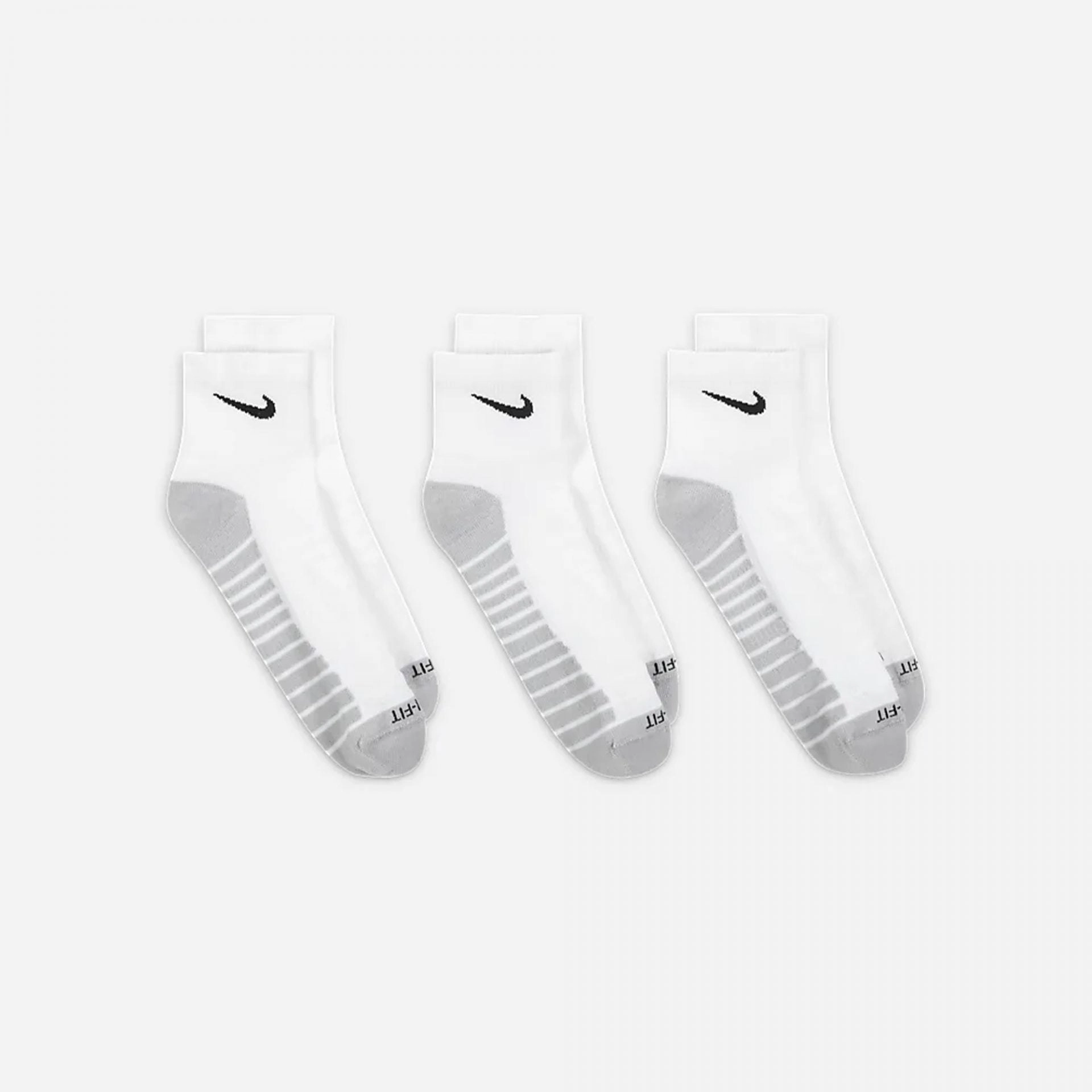 Nike | EVERYDAY MAX CUSHIONED TRAINING ANKLE SOCKS (3 PAIRS)