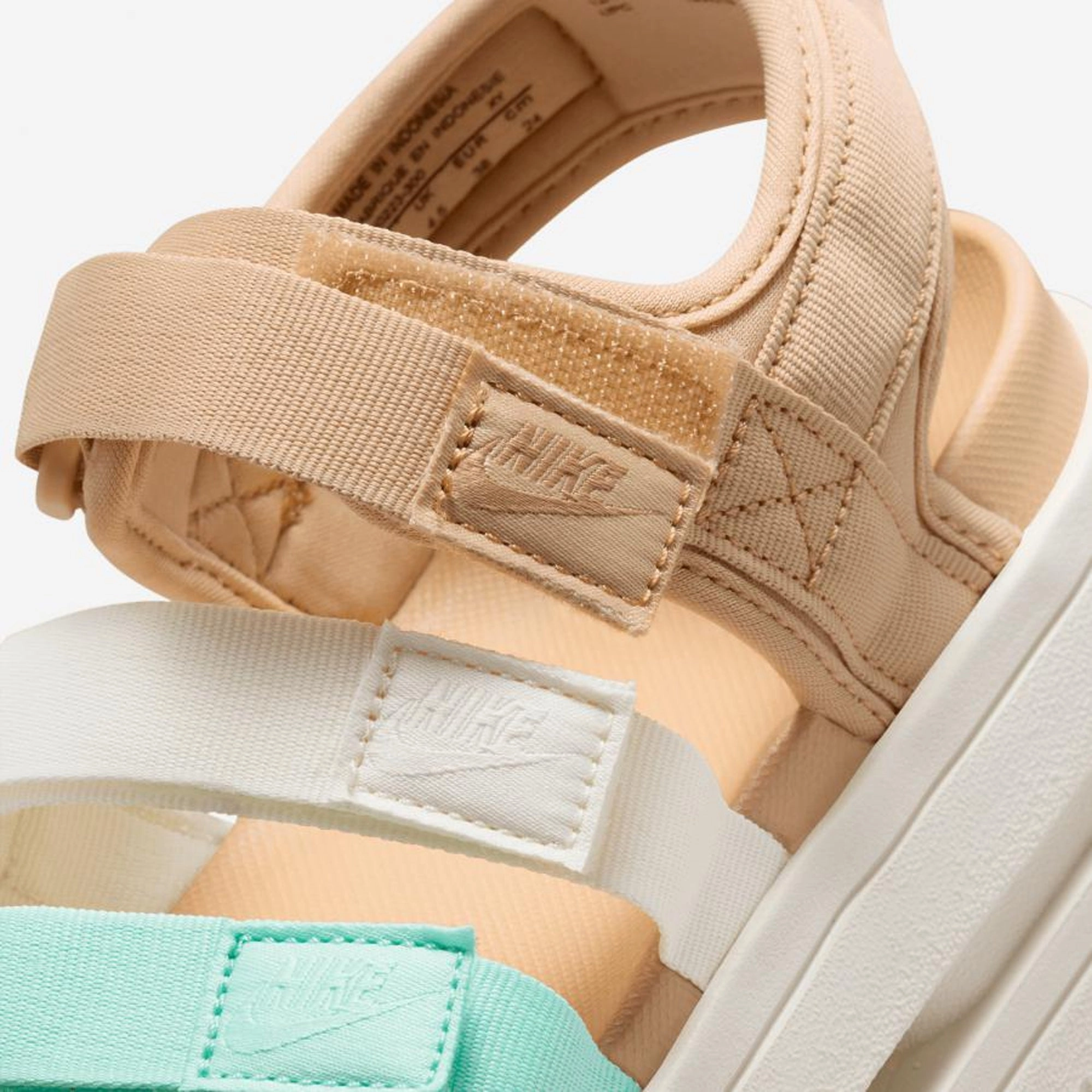 Nike | ICON CLASSIC  { MINERAL/HEMP-PALE IVORY-EMERALD RISE