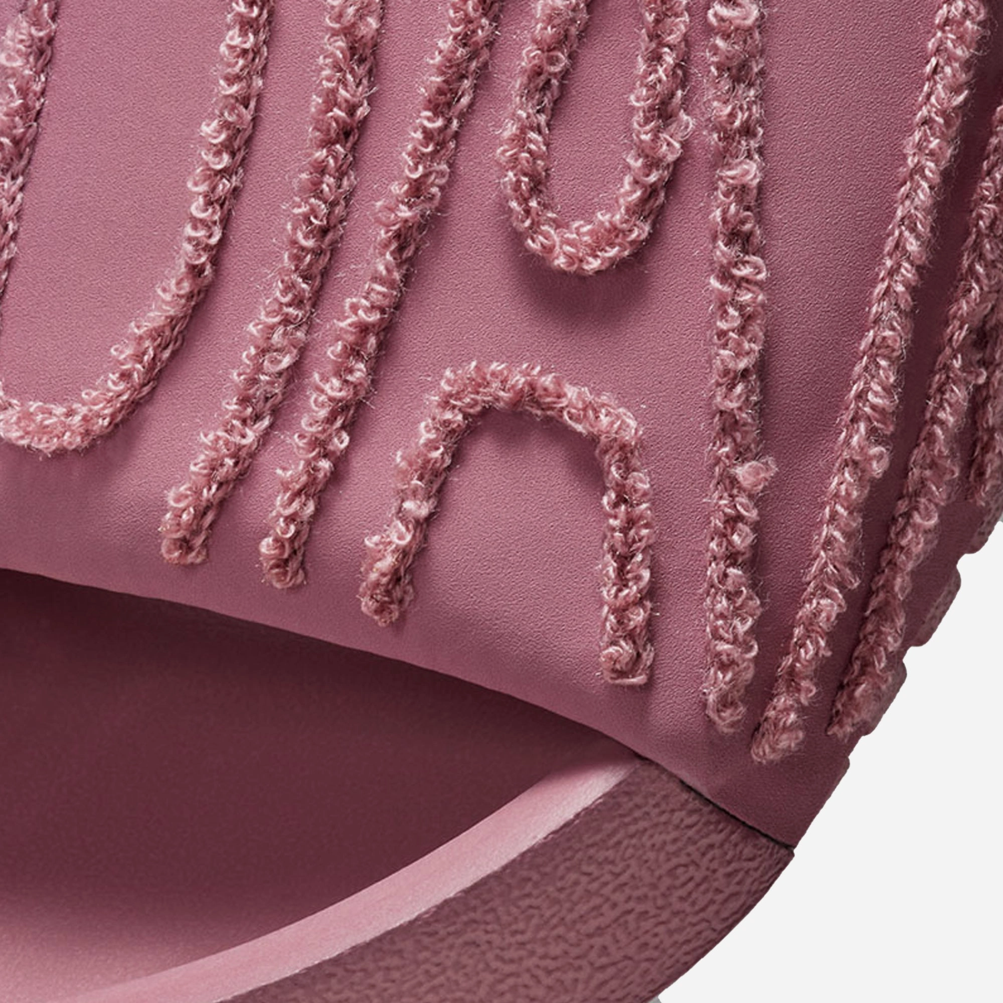 NIKE | NOLA SLIDE { LIGHT MULBERRY